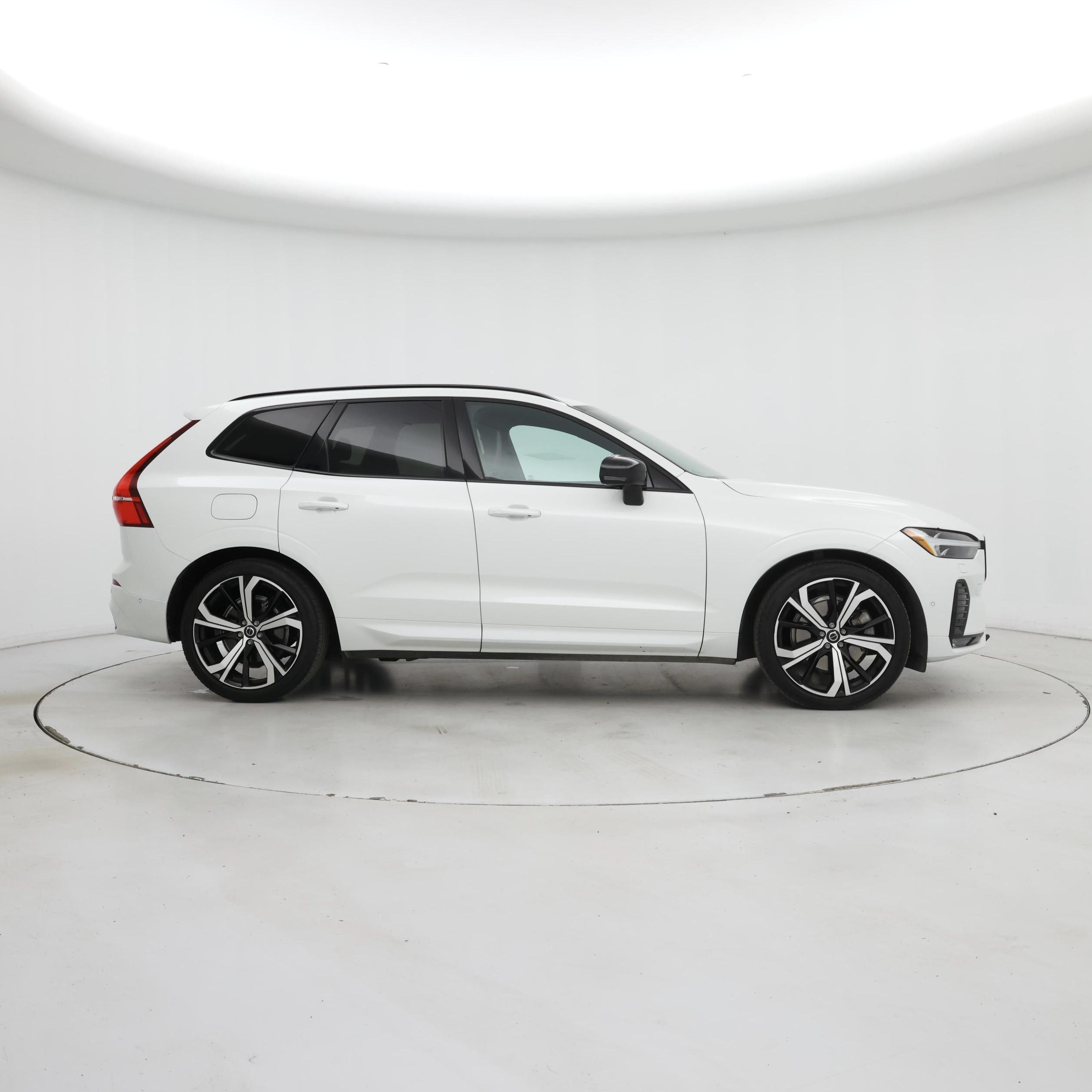 Thumbnail: 2022 Volvo XC60 - 7
