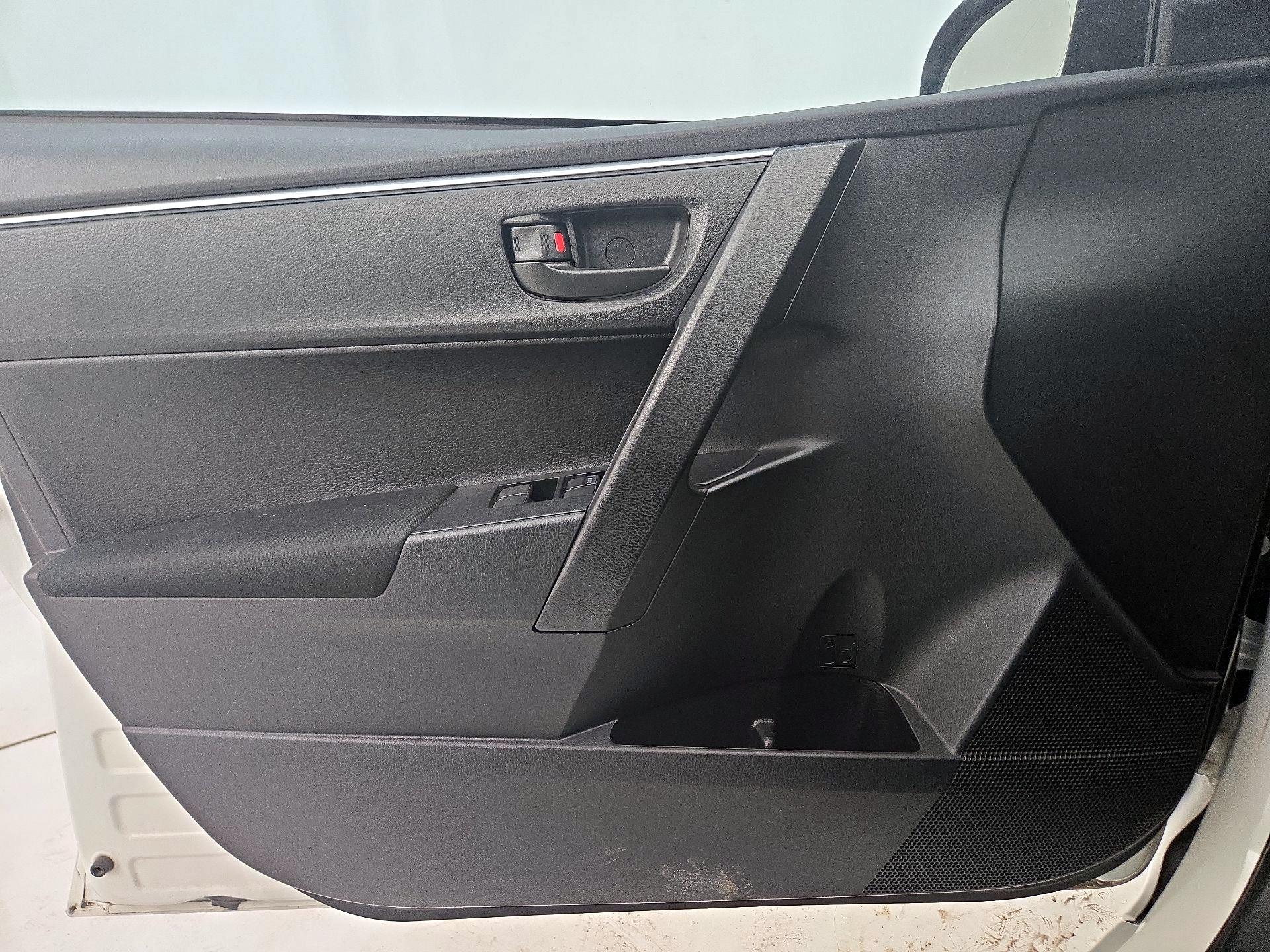 Thumbnail: 2016 Toyota Corolla - 12