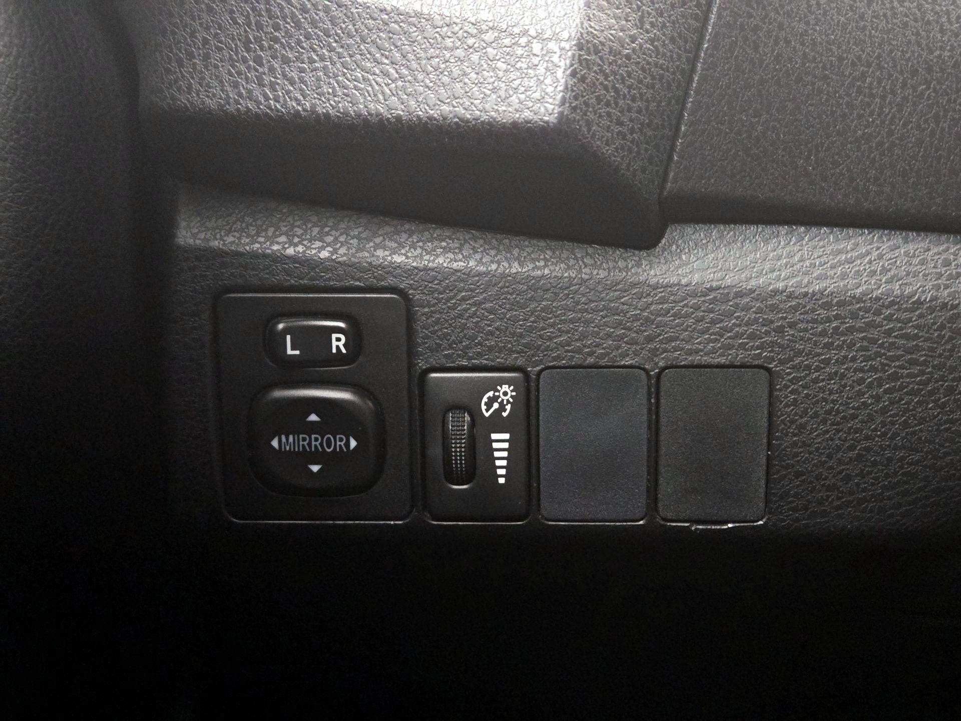 Thumbnail: 2016 Toyota Corolla - 13