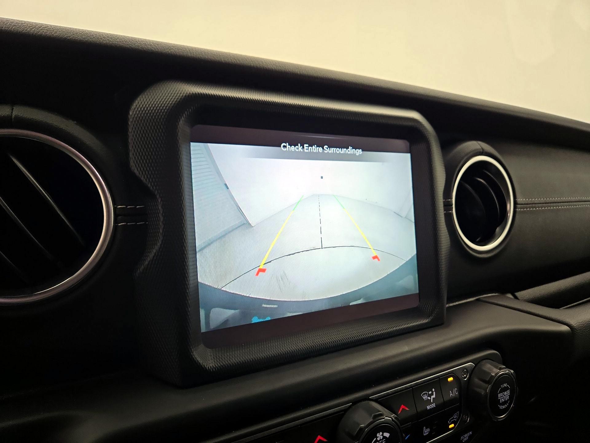 Thumbnail: 2022 Jeep Wrangler - 14