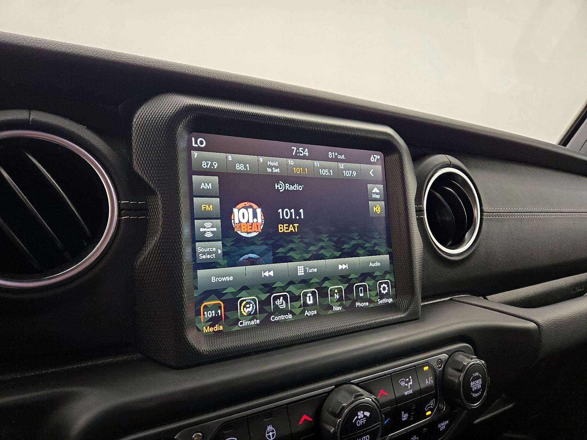 Thumbnail: 2022 Jeep Wrangler - 15