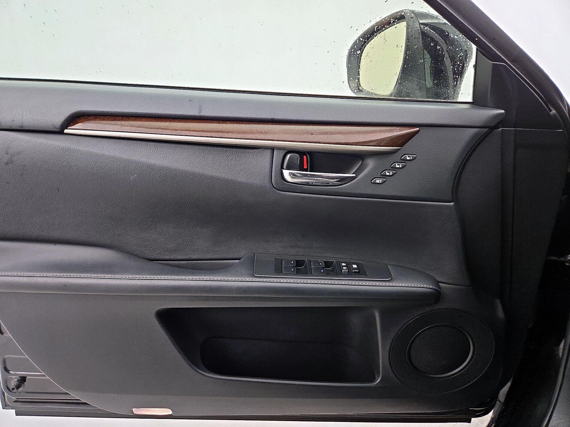 Thumbnail: 2015 Lexus ES - 12