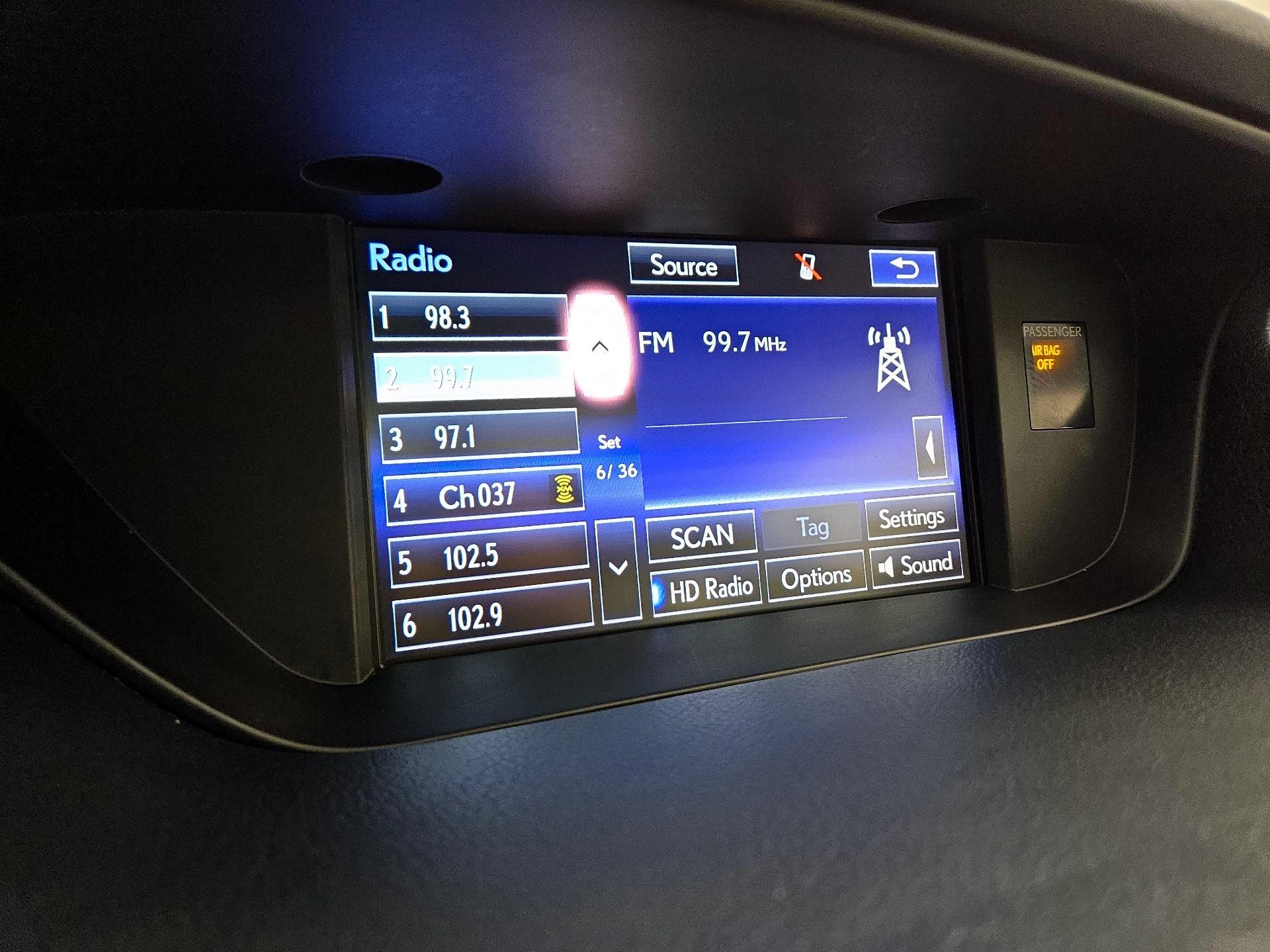 Thumbnail: 2015 Lexus ES - 16