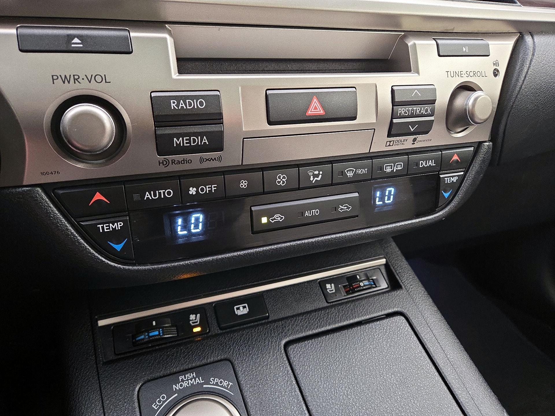 Thumbnail: 2015 Lexus ES - 17