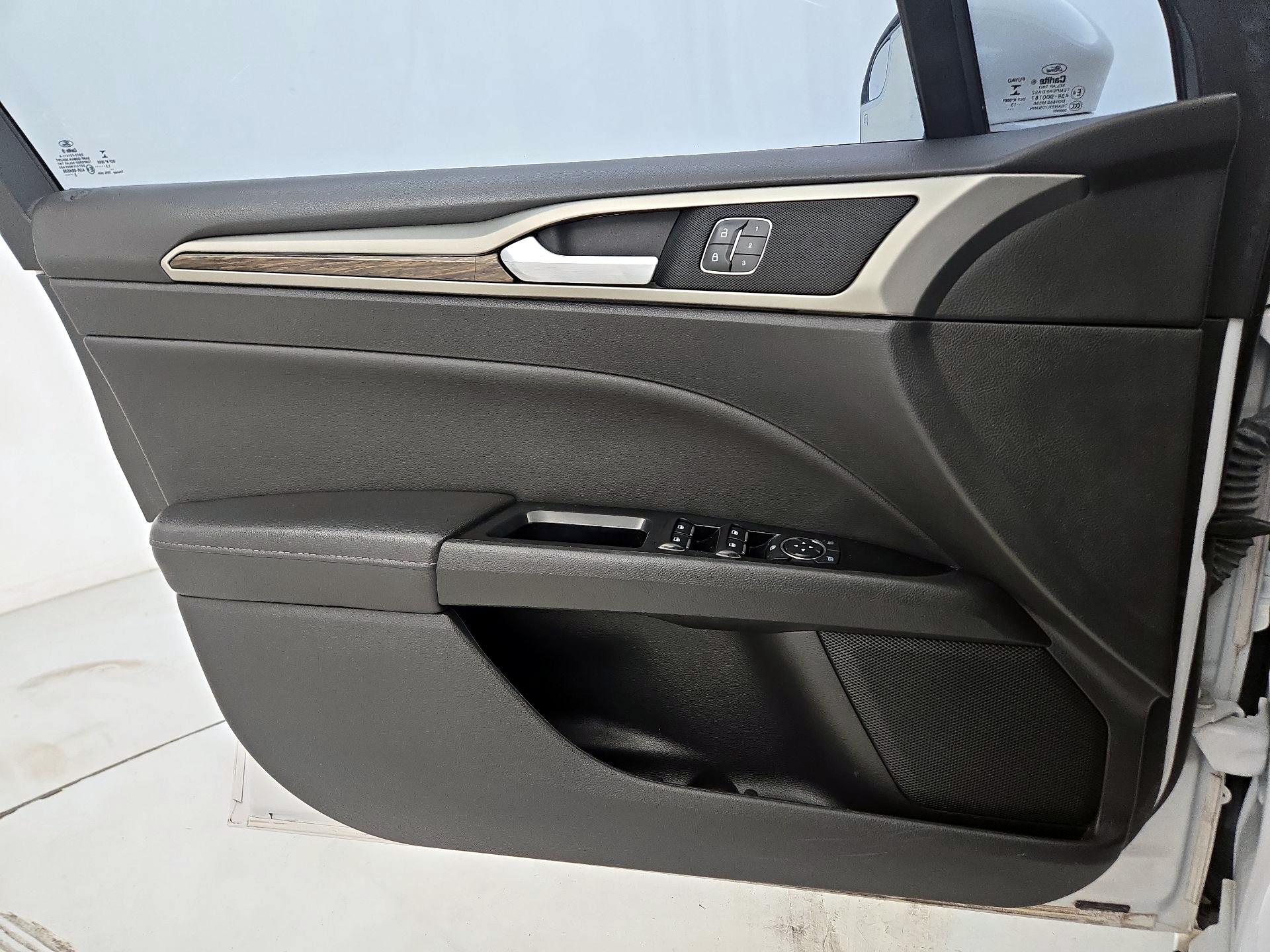 Thumbnail: 2014 Ford Fusion - 12