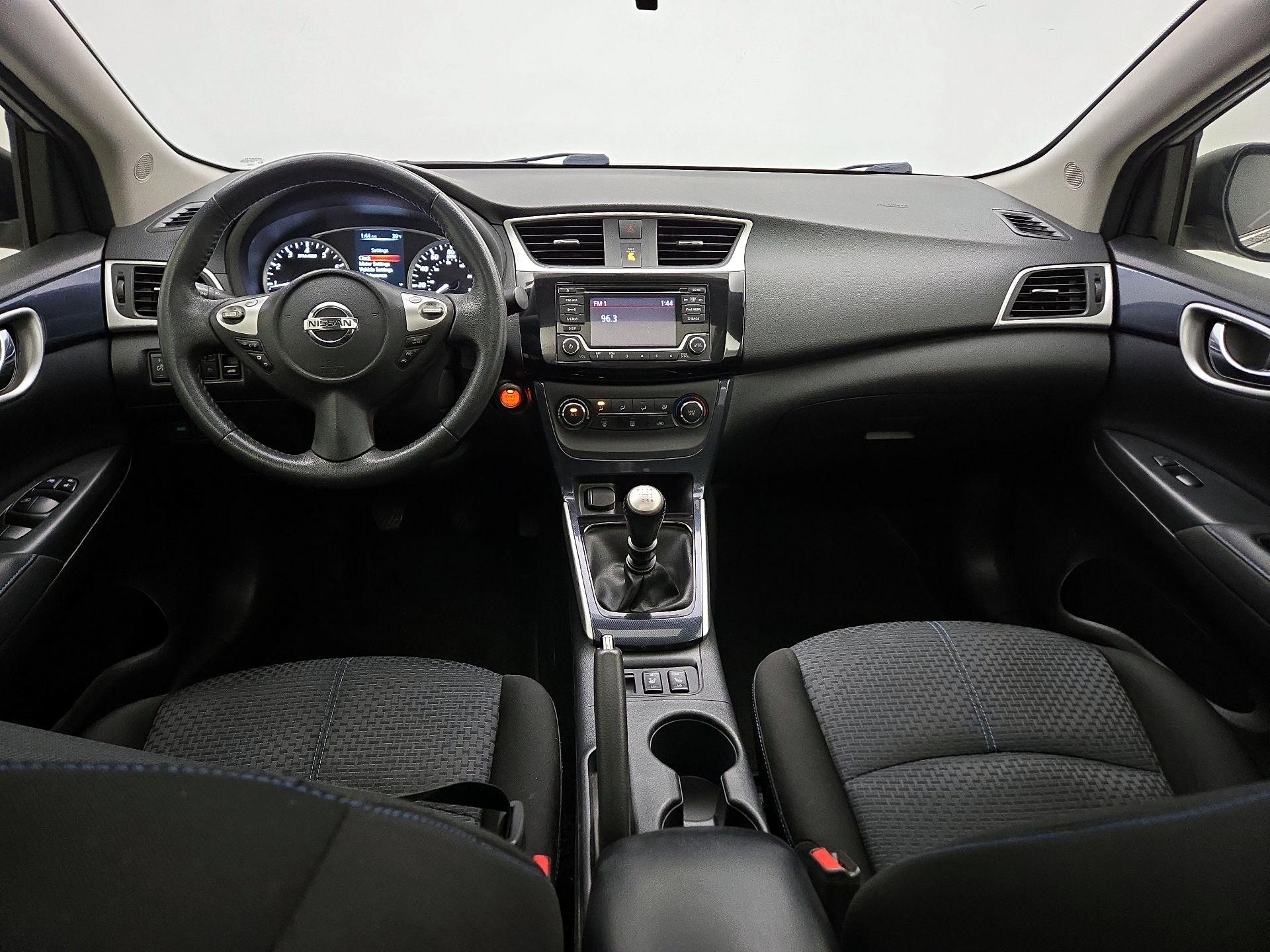 Thumbnail: 2017 Nissan Sentra - 9