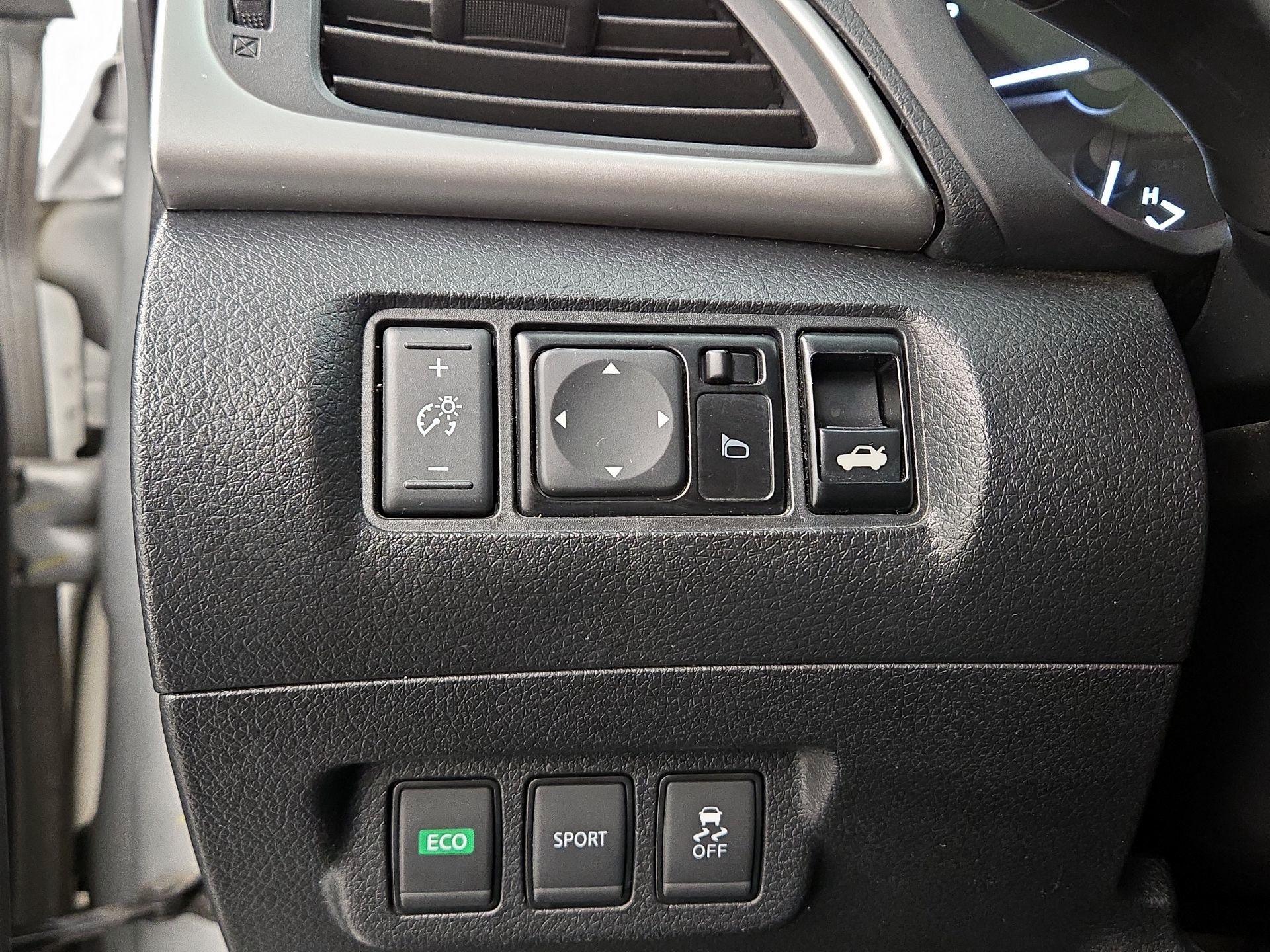 Thumbnail: 2017 Nissan Sentra - 13