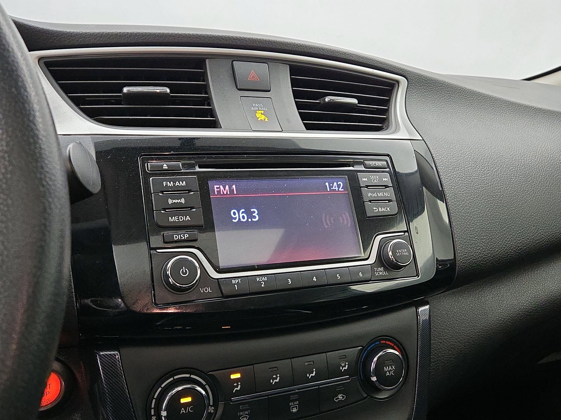 Thumbnail: 2017 Nissan Sentra - 15