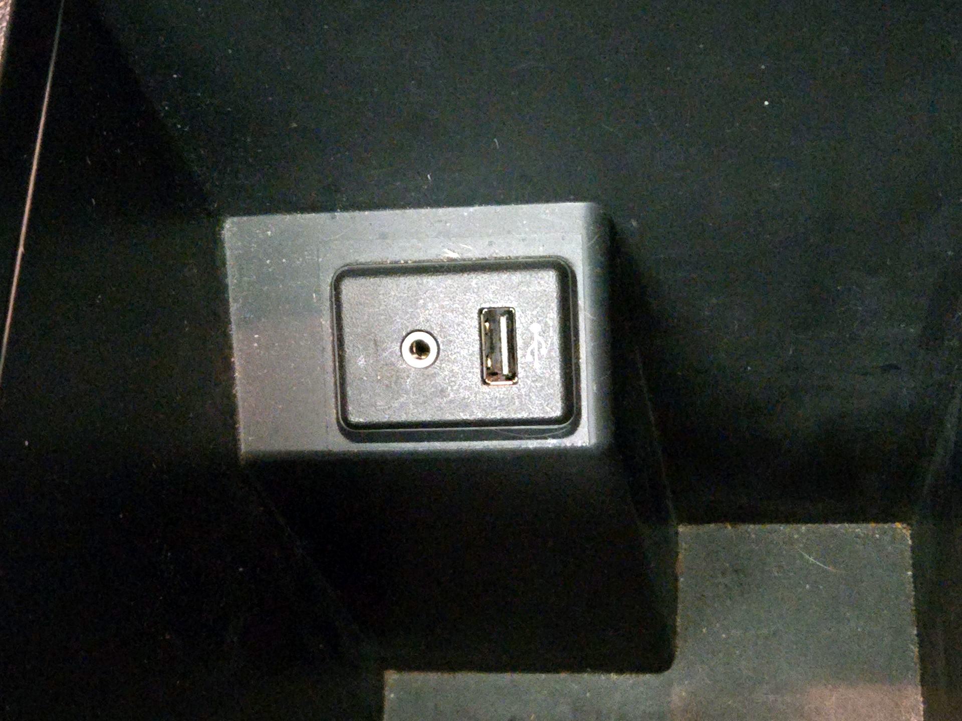 Thumbnail: 2017 Nissan Sentra - 18