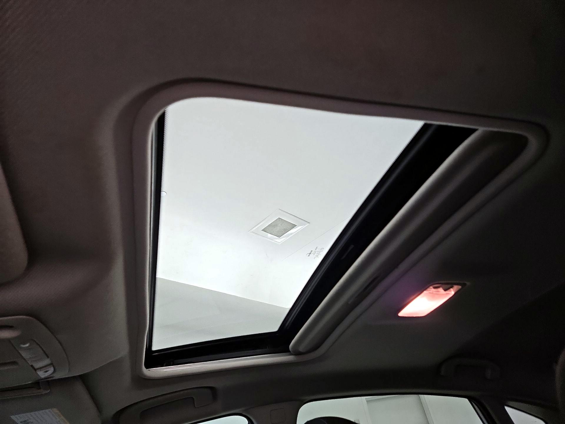 Thumbnail: 2017 Nissan Sentra - 19