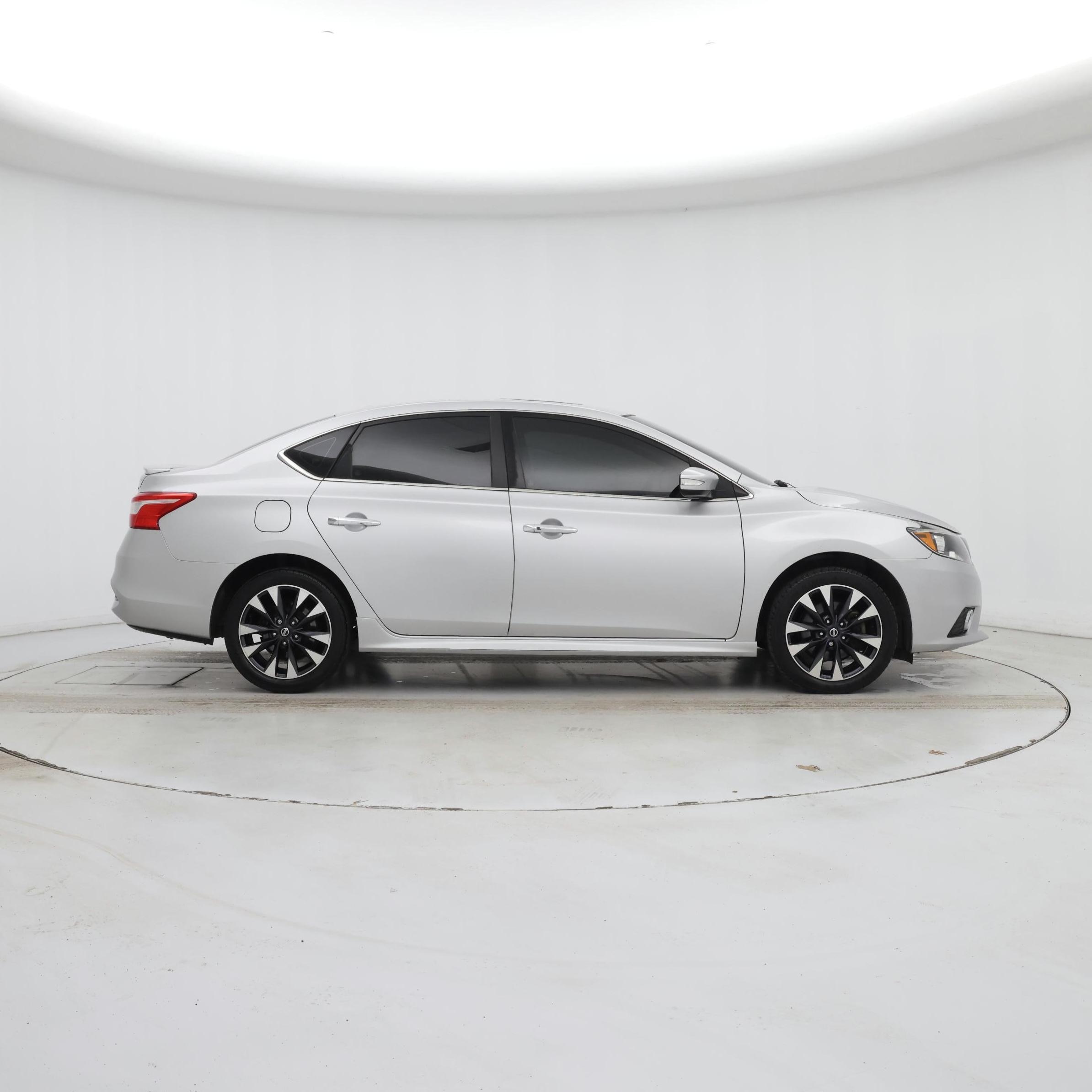 Thumbnail: 2017 Nissan Sentra - 7