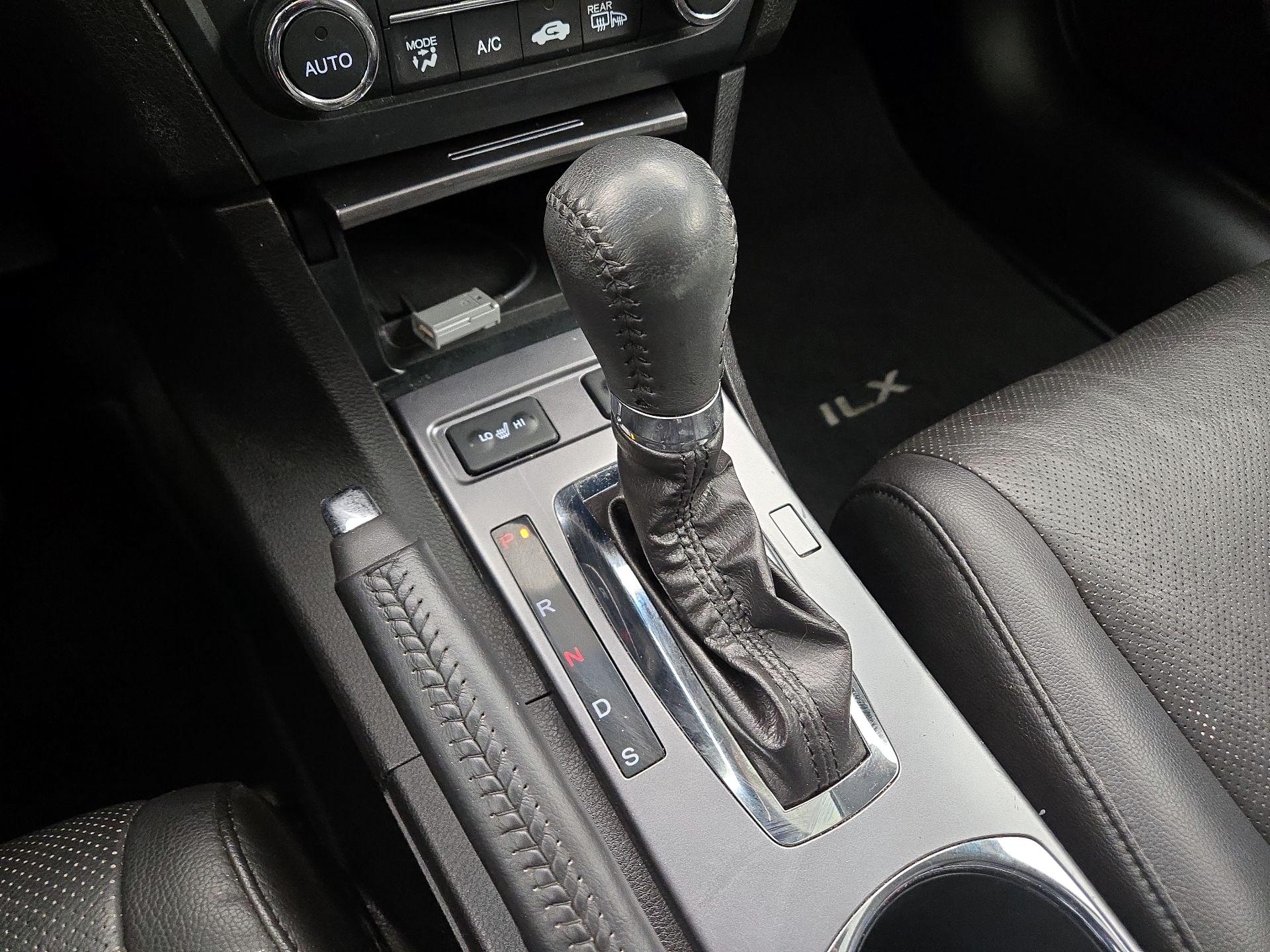 Thumbnail: 2015 Acura ILX - 17