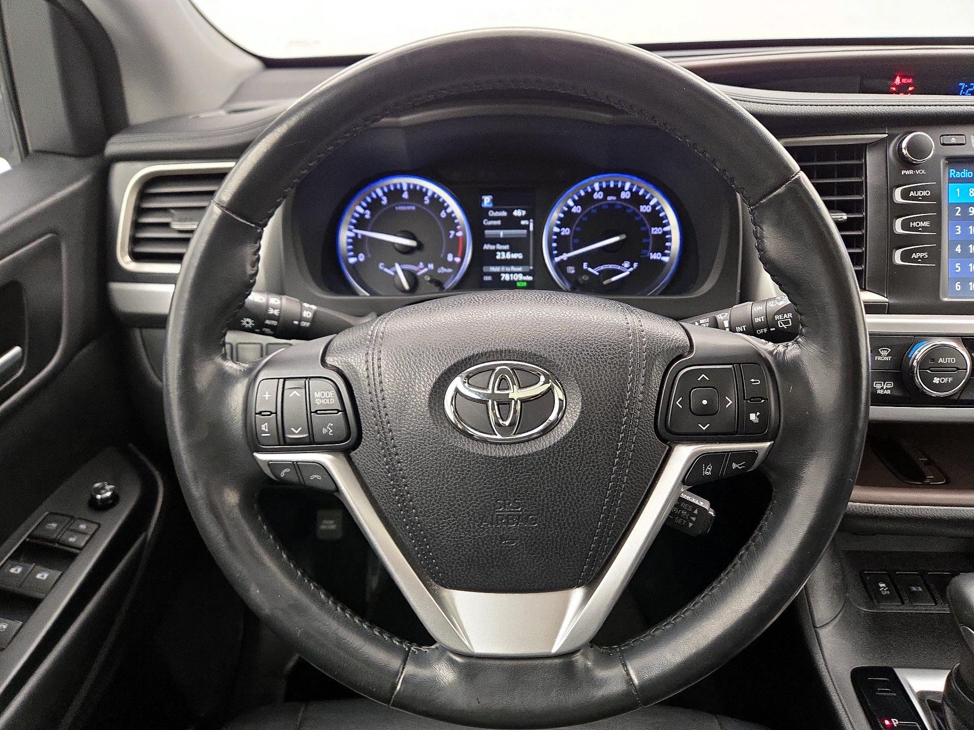 Thumbnail: 2017 Toyota Highlander - 10