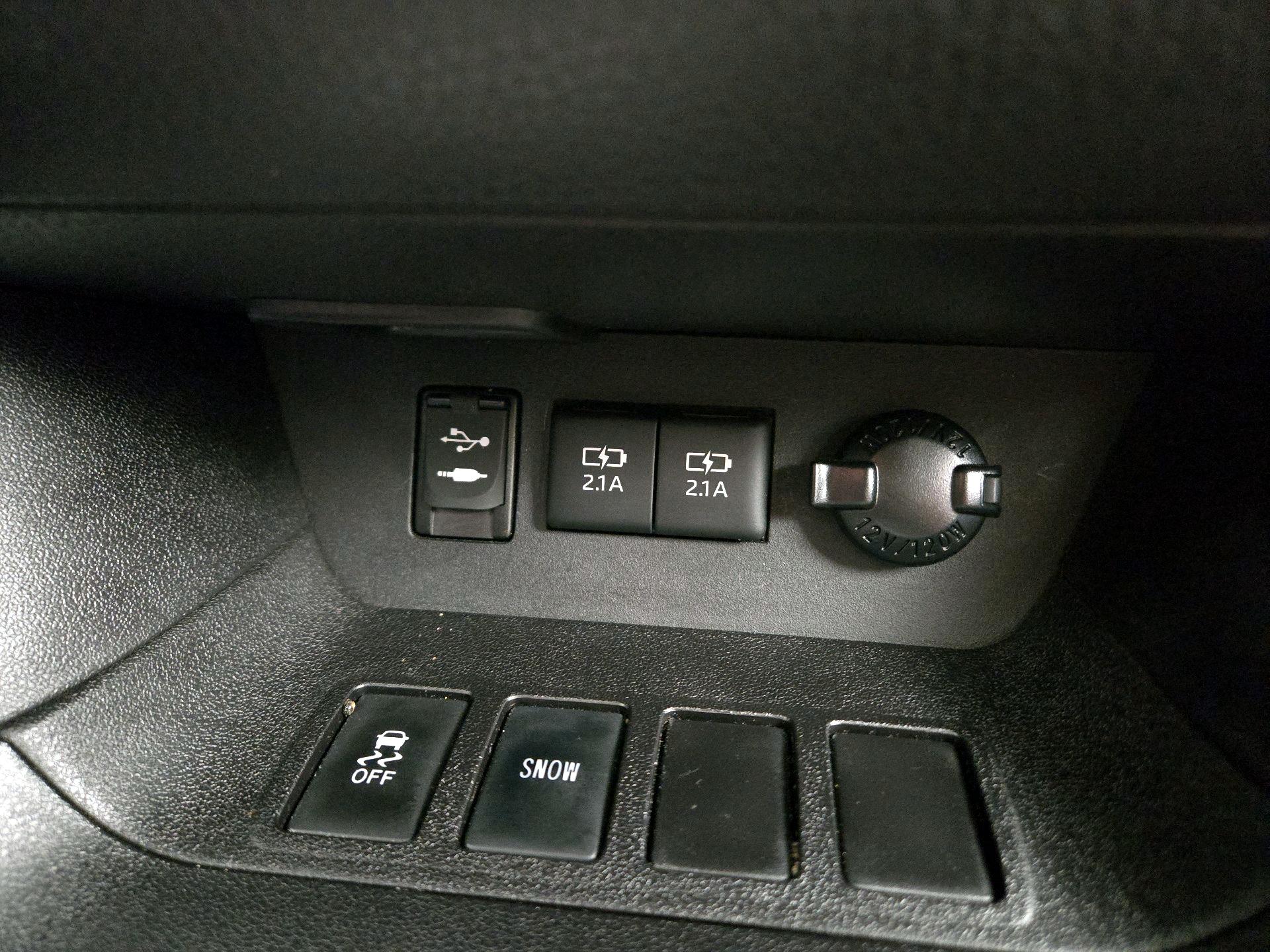 Thumbnail: 2017 Toyota Highlander - 18