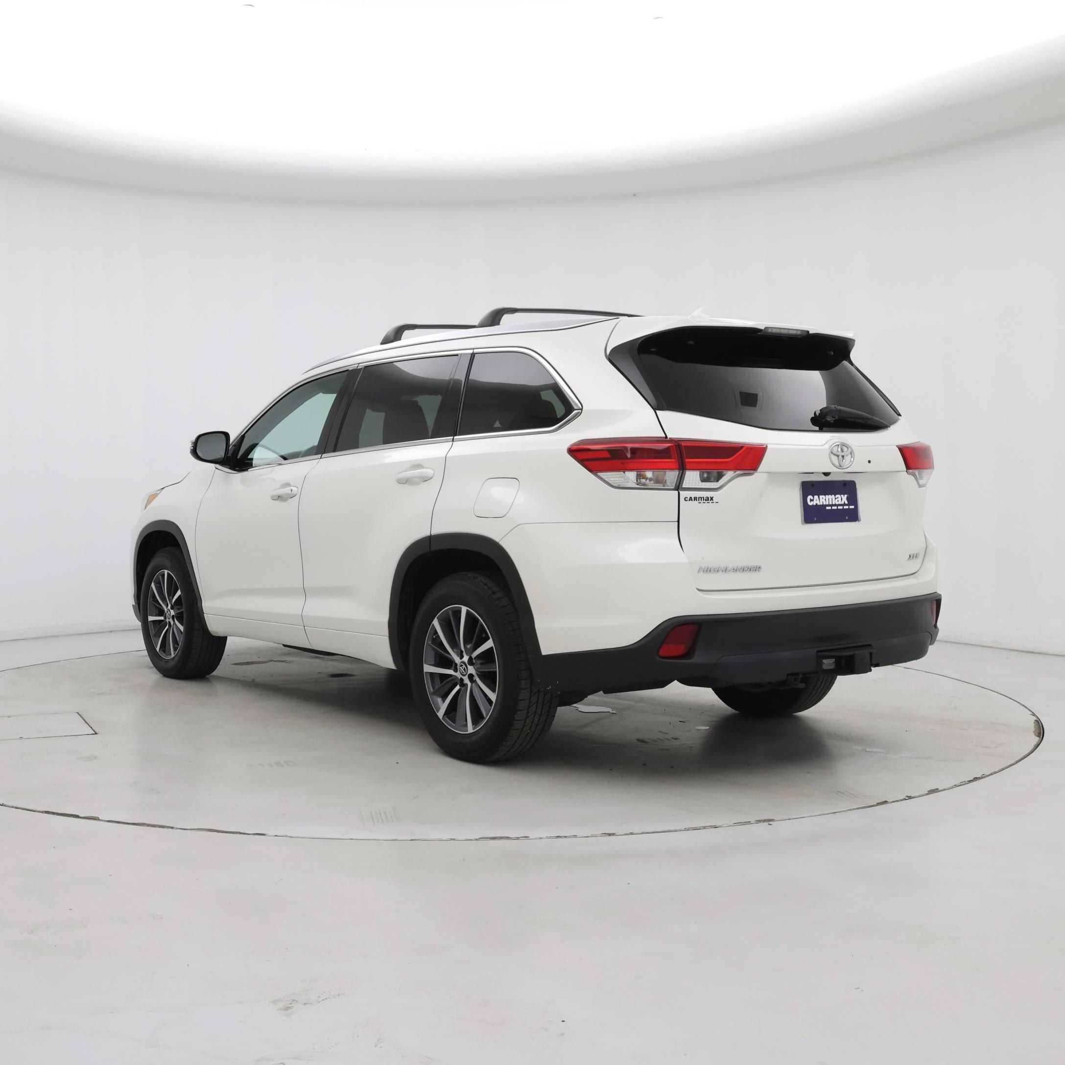 Thumbnail: 2017 Toyota Highlander - 2