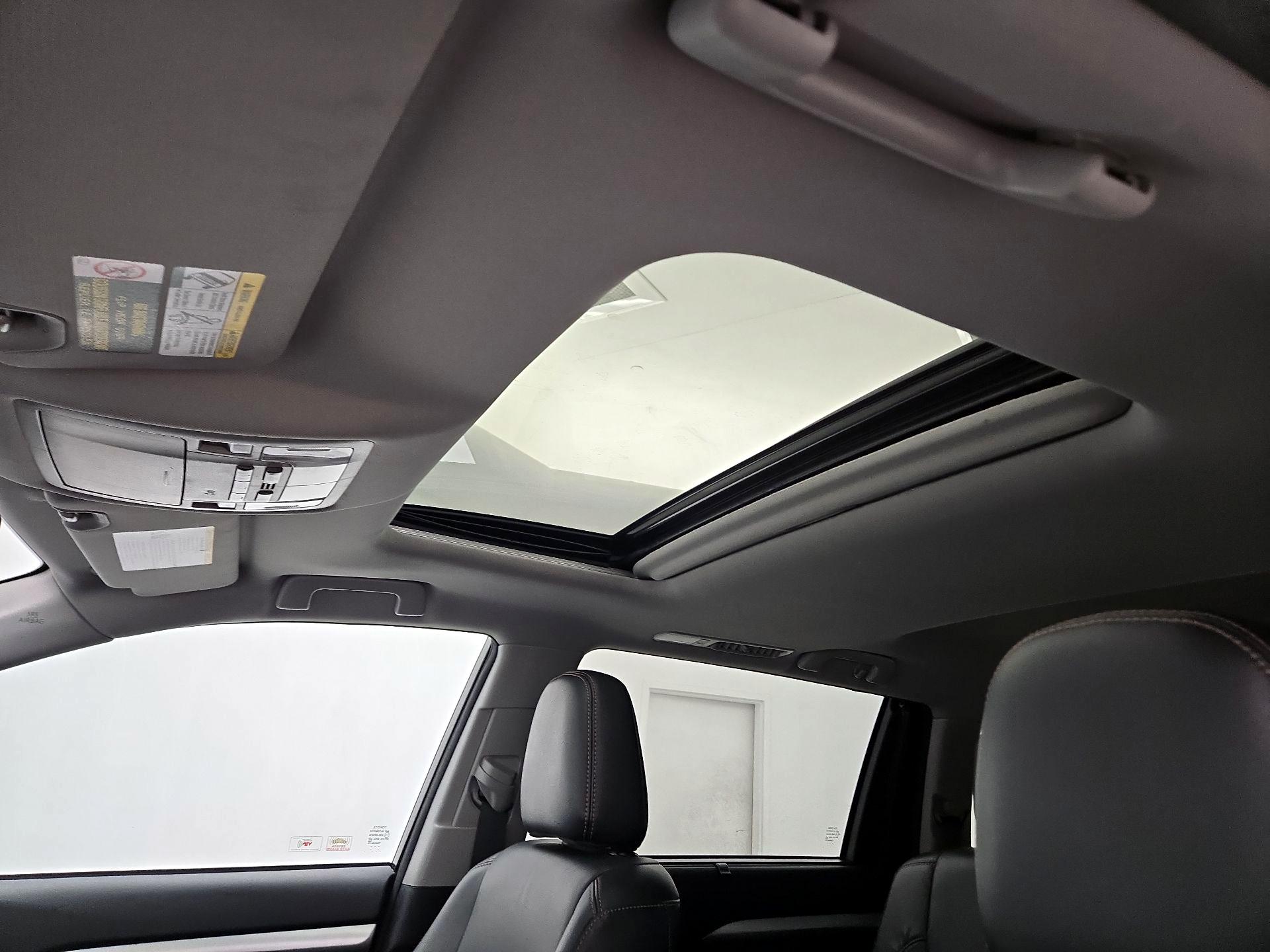 Thumbnail: 2017 Toyota Highlander - 19