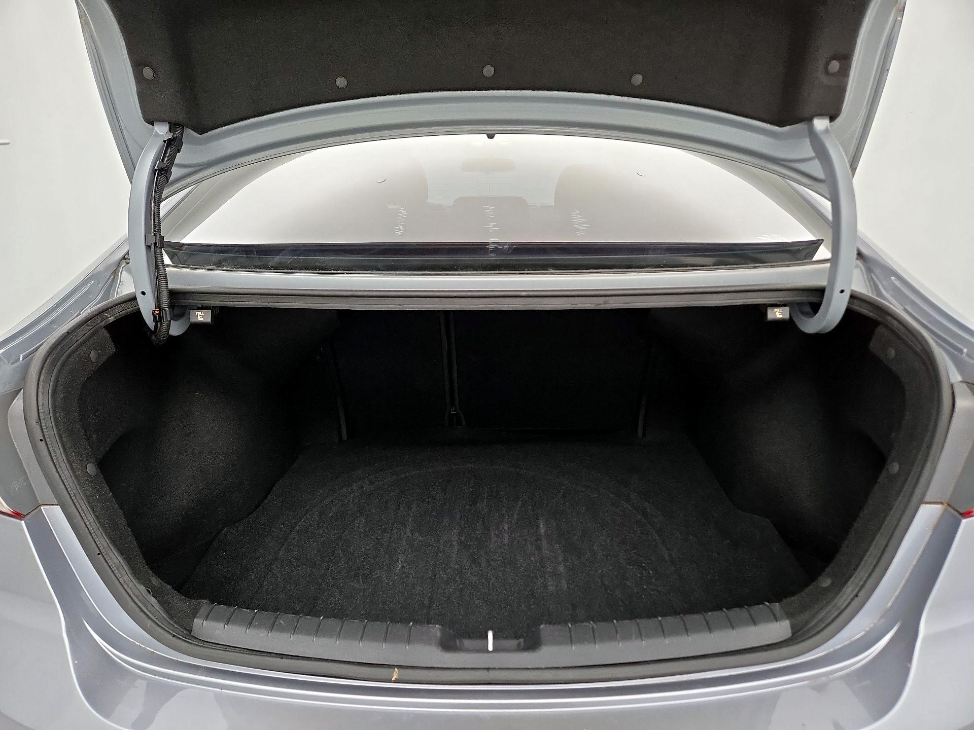 Thumbnail: 2017 Hyundai Elantra - 19