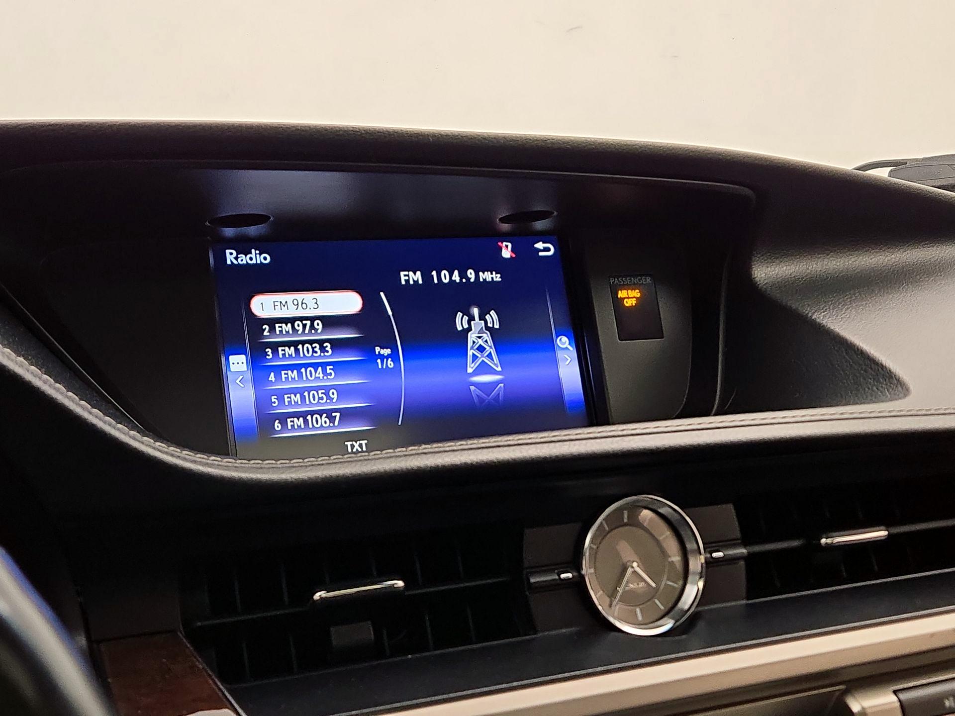 Thumbnail: 2017 Lexus ES - 16