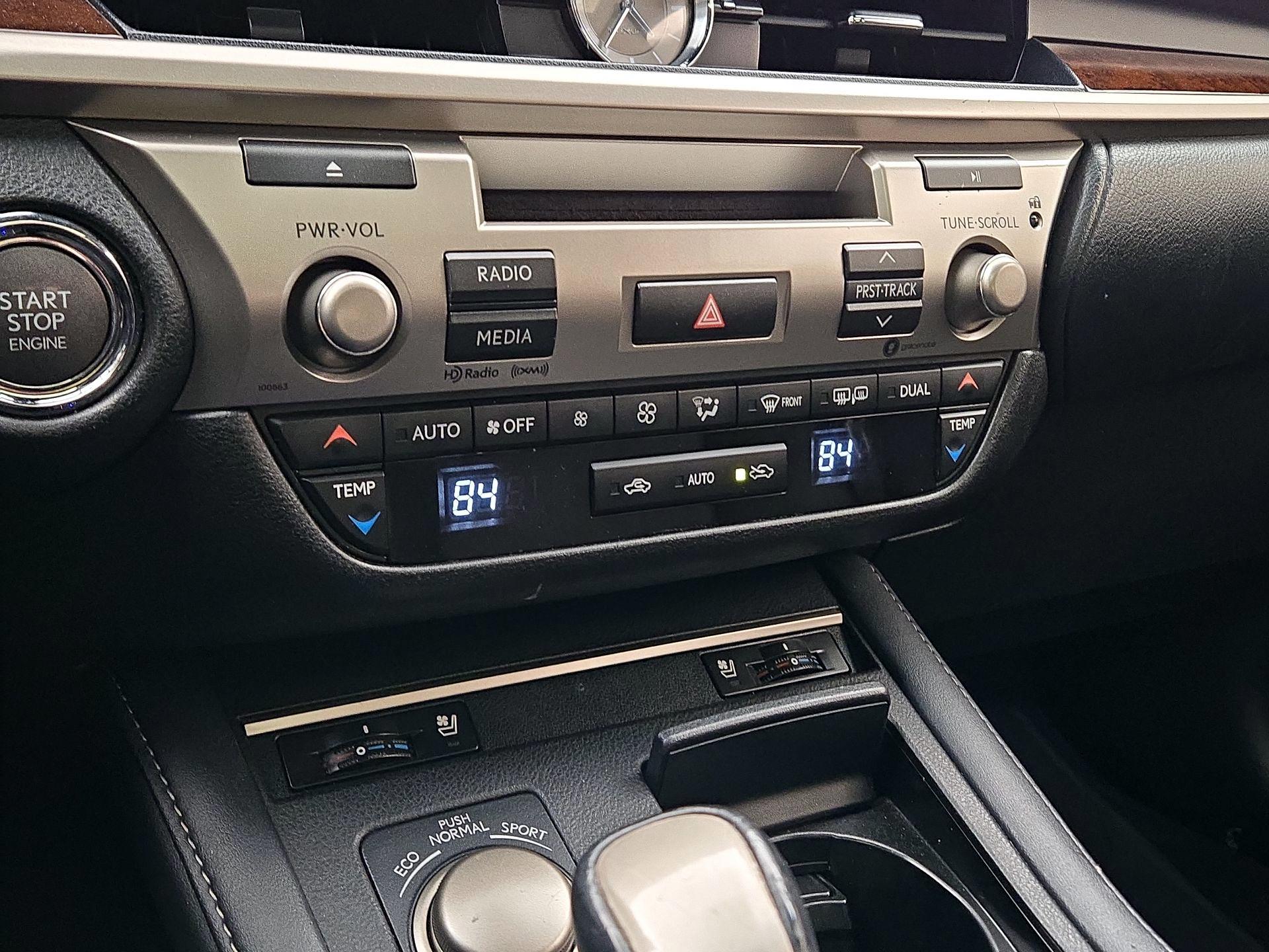 Thumbnail: 2017 Lexus ES - 17