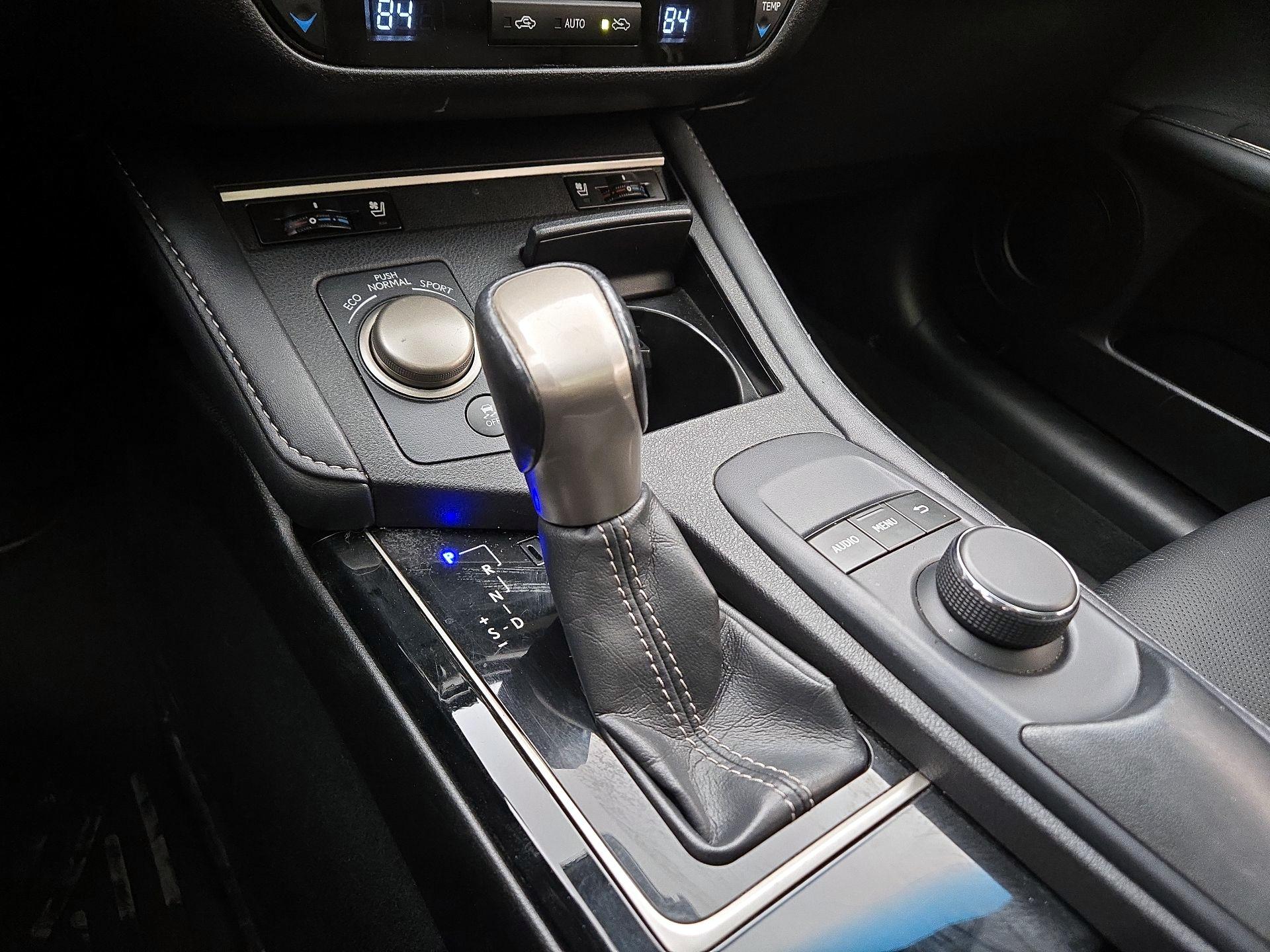 Thumbnail: 2017 Lexus ES - 18