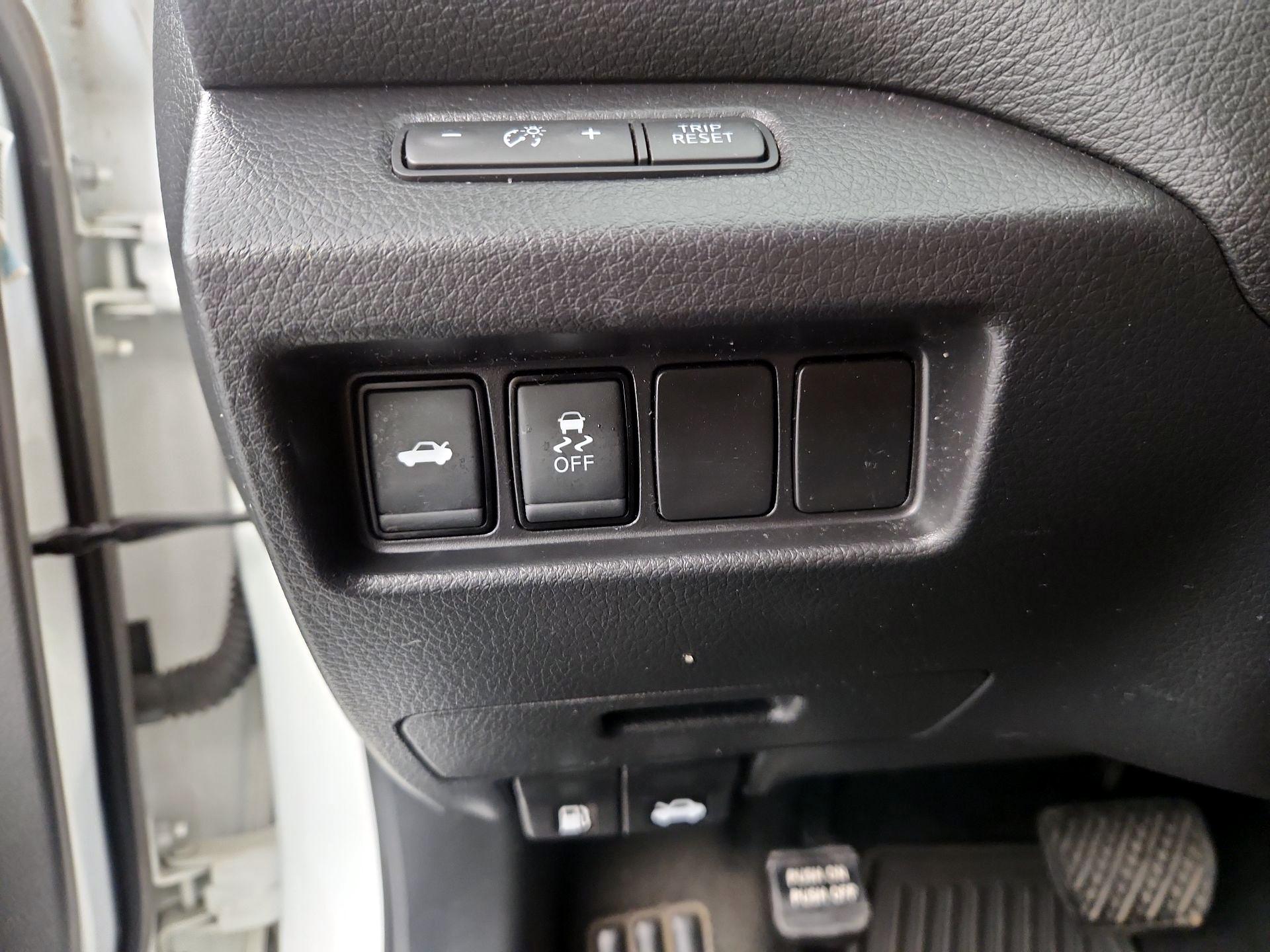 Thumbnail: 2018 Nissan Altima - 13