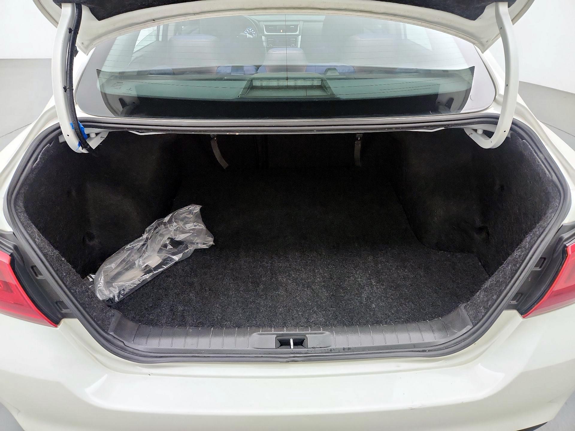 Thumbnail: 2018 Nissan Altima - 20