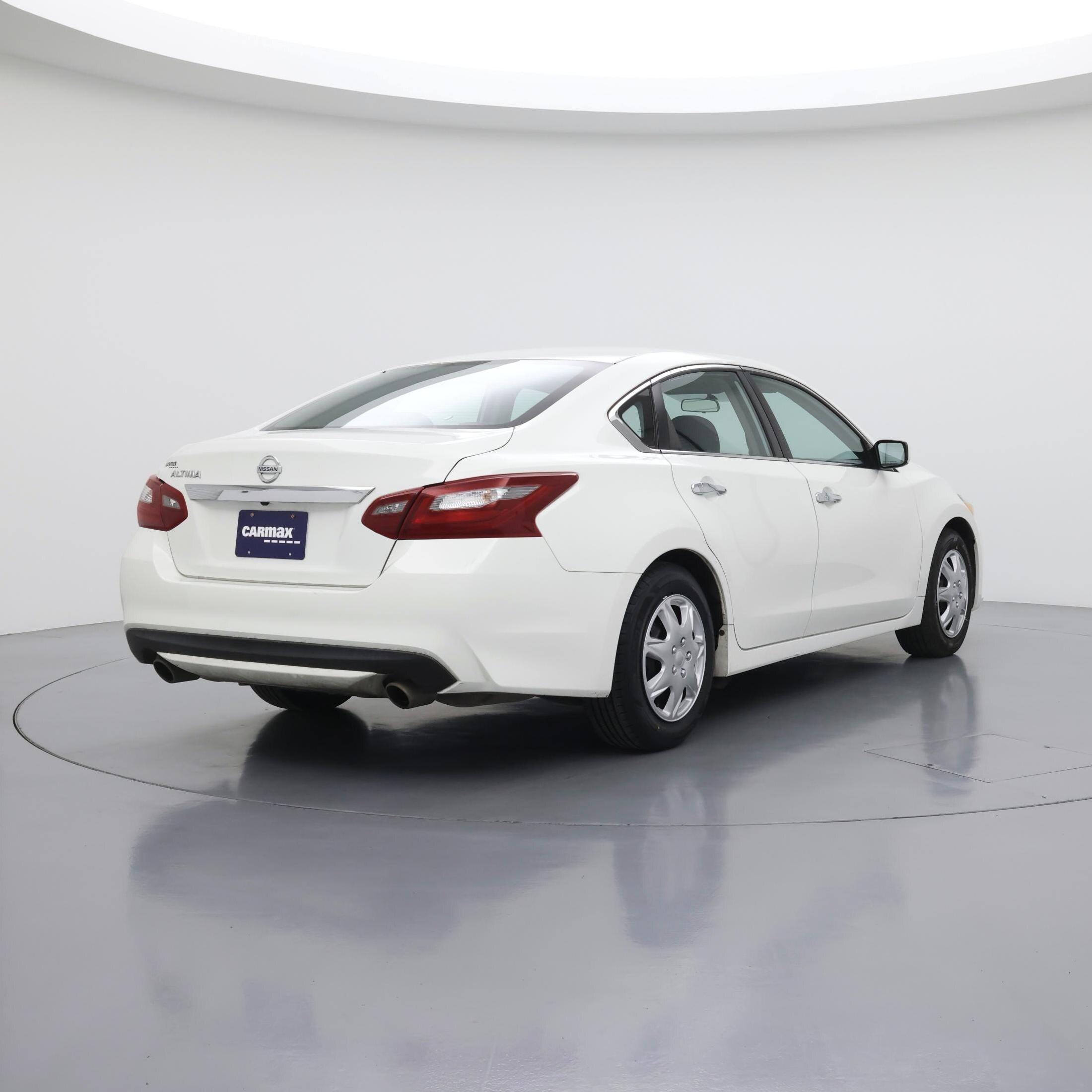 Thumbnail: 2018 Nissan Altima - 8