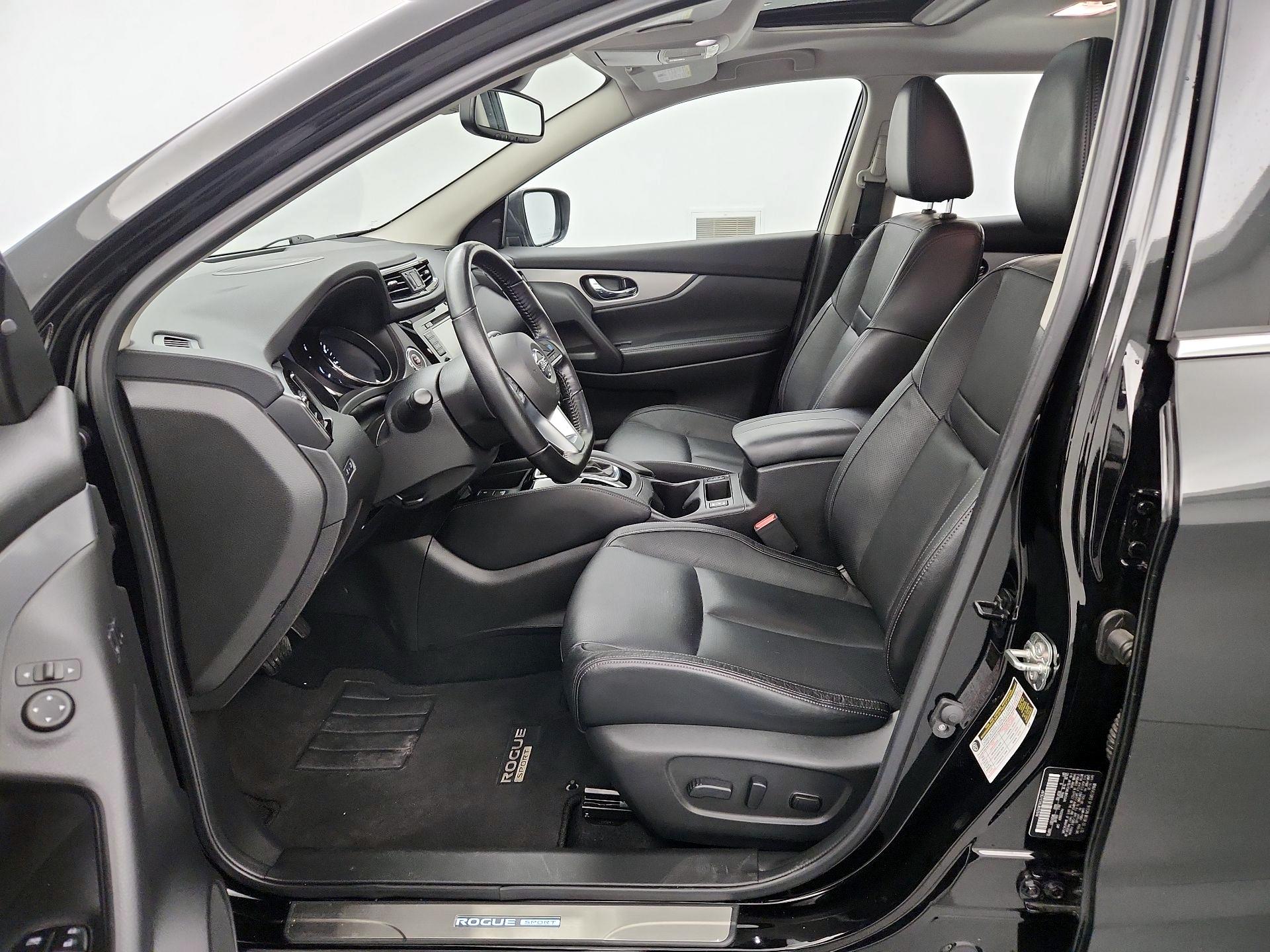 Thumbnail: 2020 Nissan Rogue Sport - 11