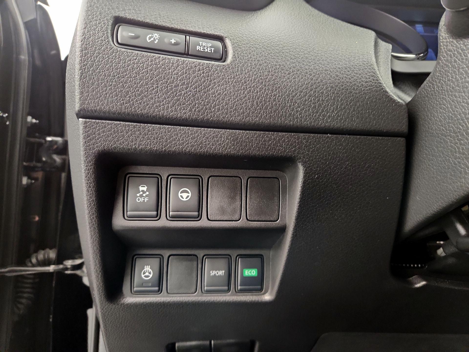 Thumbnail: 2020 Nissan Rogue Sport - 13