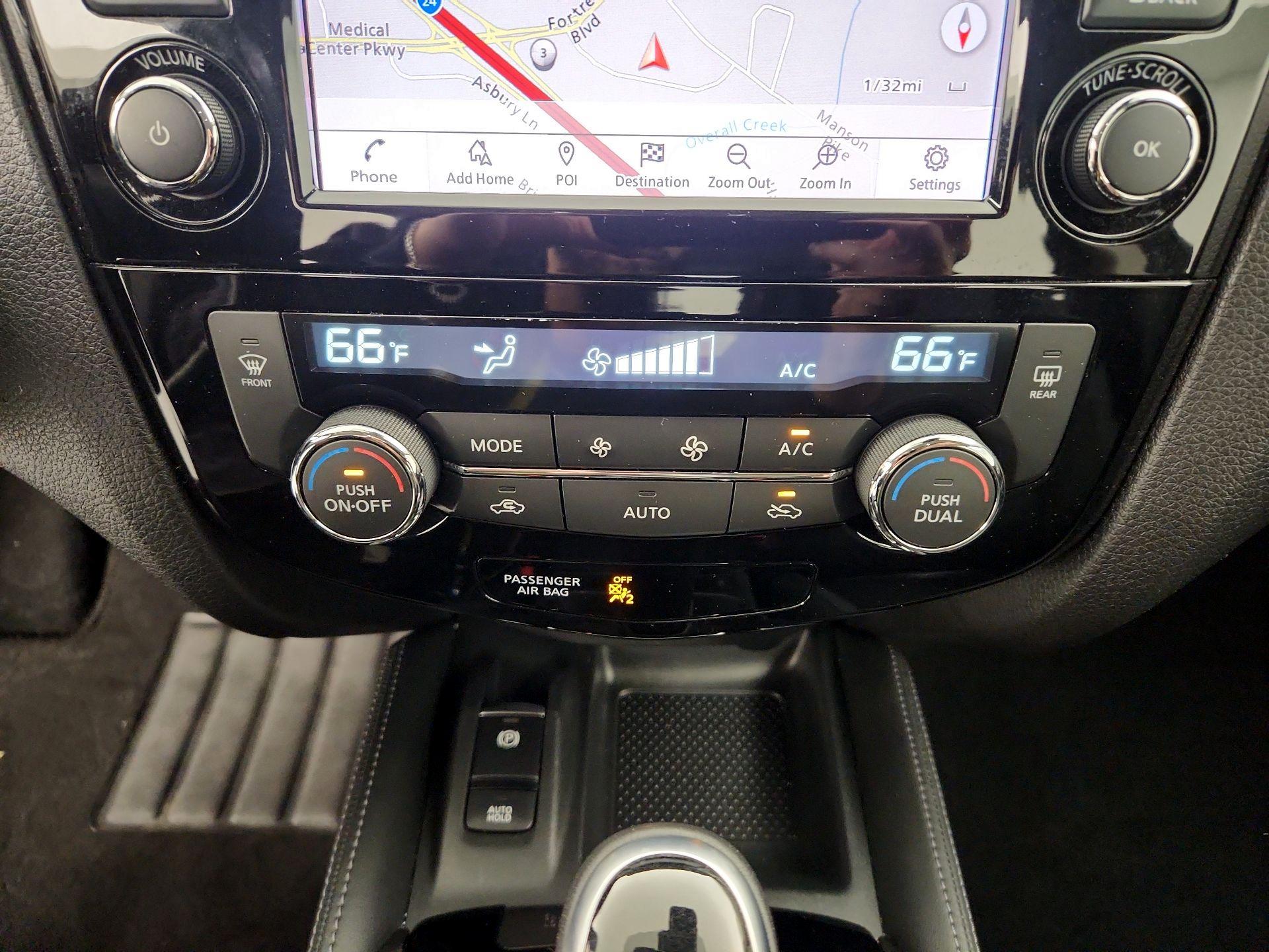 Thumbnail: 2020 Nissan Rogue Sport - 17