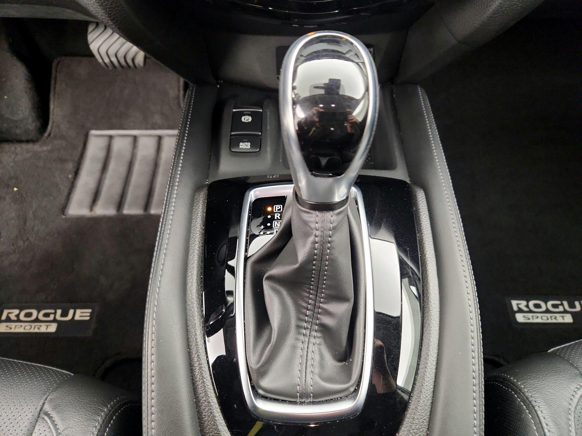 Thumbnail: 2020 Nissan Rogue Sport - 18