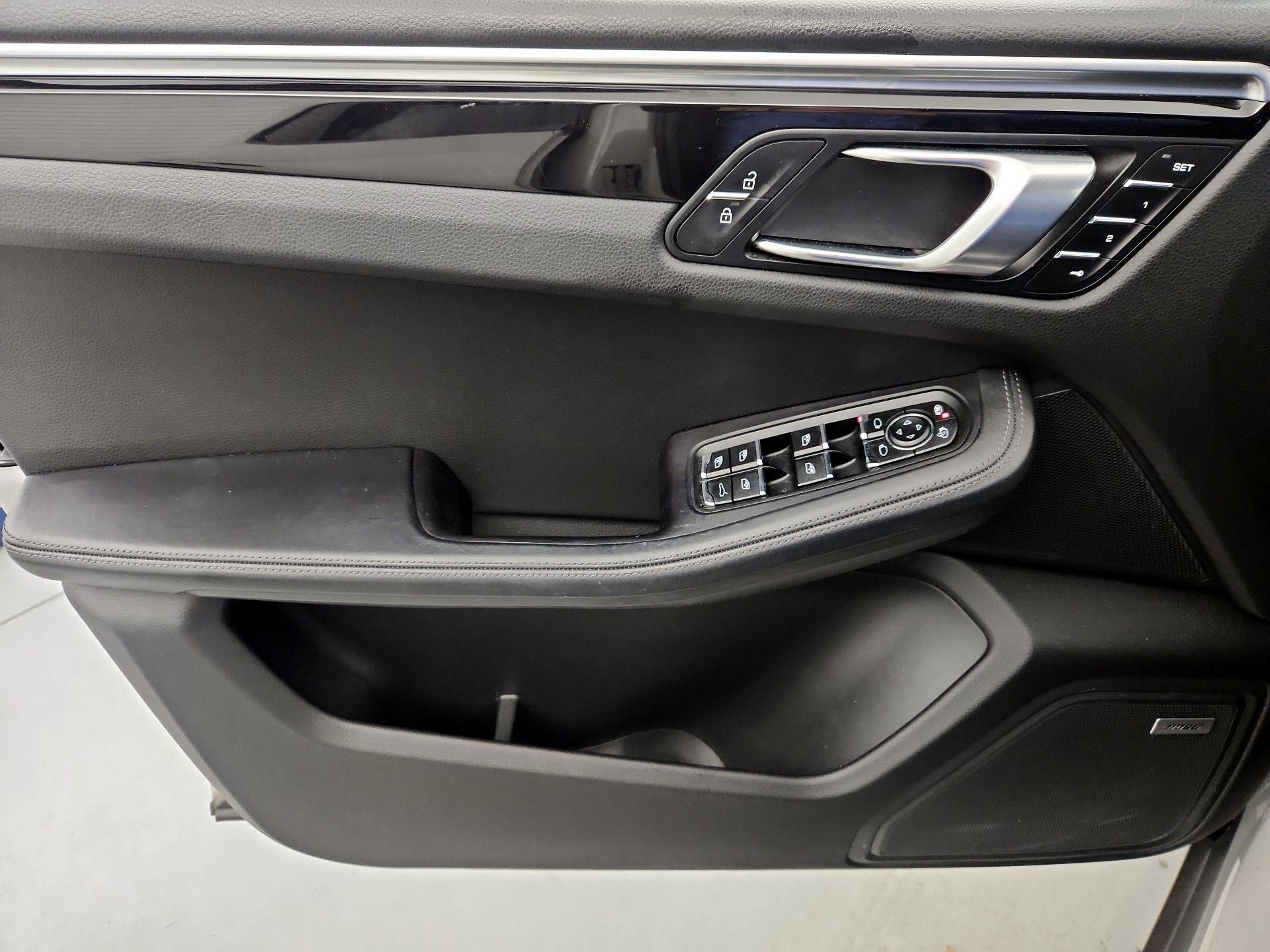 Thumbnail: 2019 Porsche Macan - 12