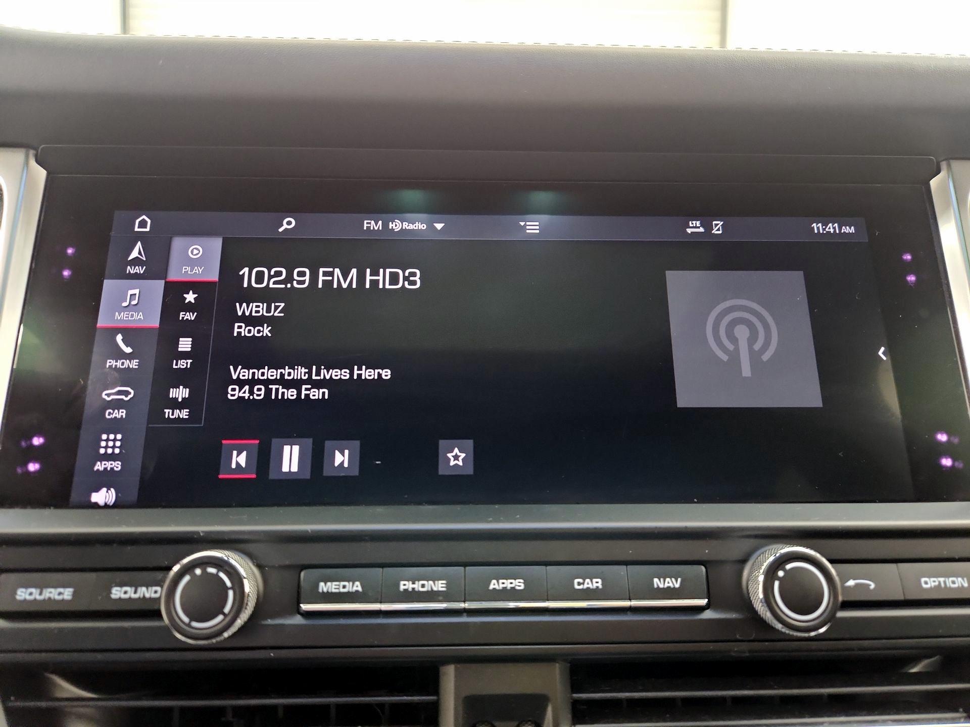 Thumbnail: 2019 Porsche Macan - 15