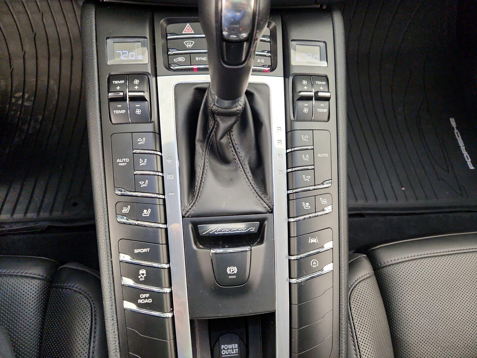 Thumbnail: 2019 Porsche Macan - 16