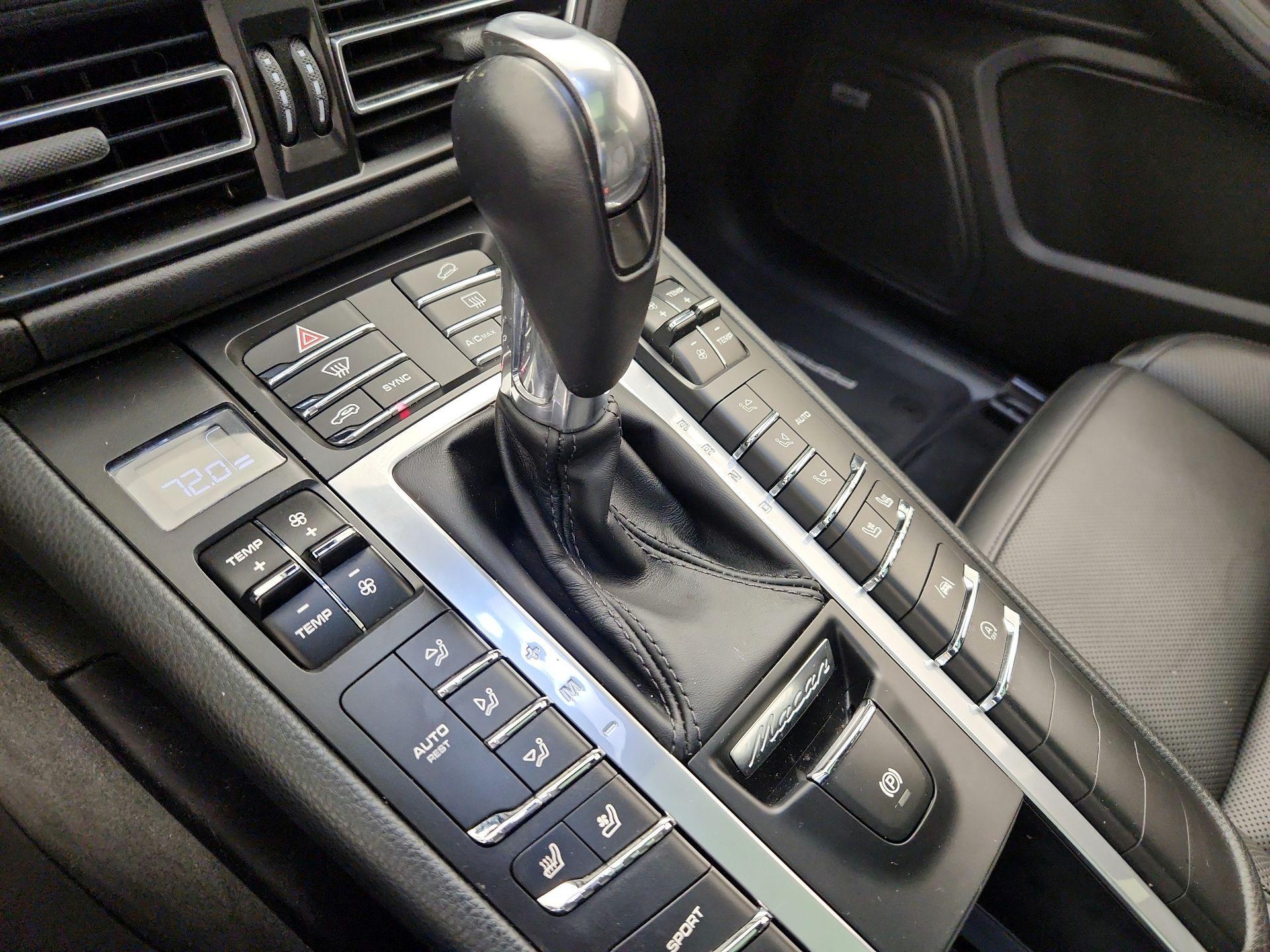 Thumbnail: 2019 Porsche Macan - 17