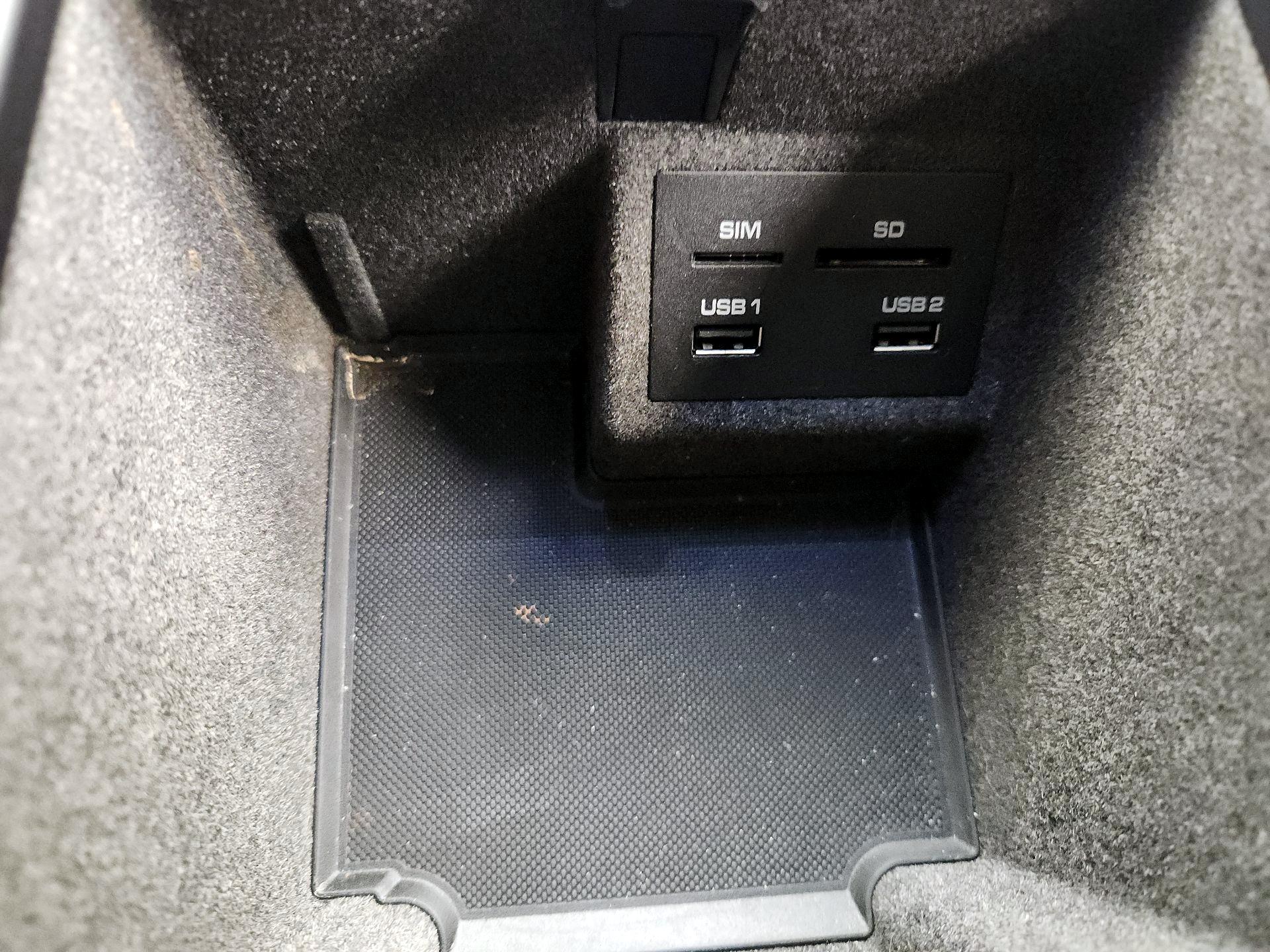 Thumbnail: 2019 Porsche Macan - 18