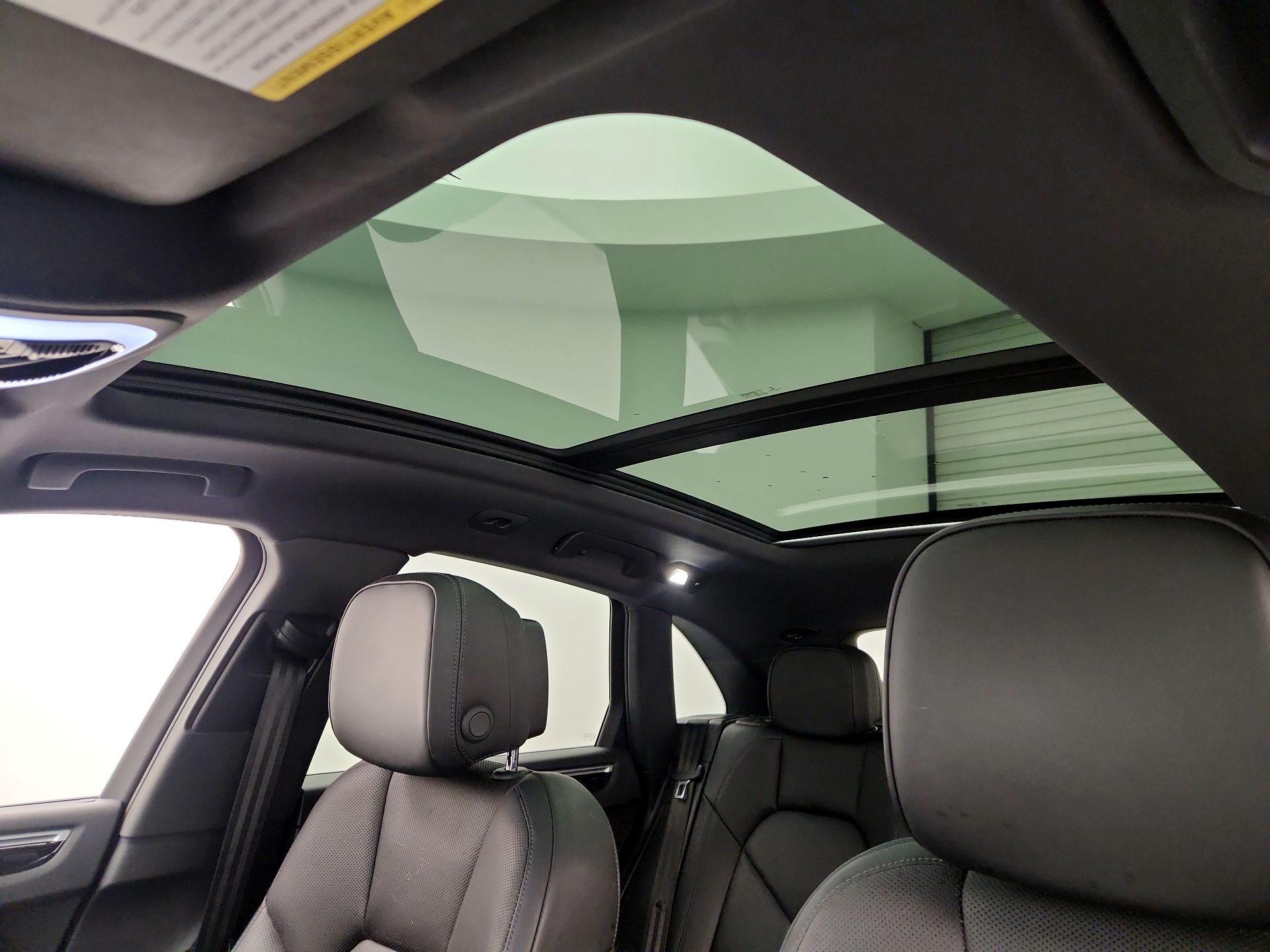 Thumbnail: 2019 Porsche Macan - 19