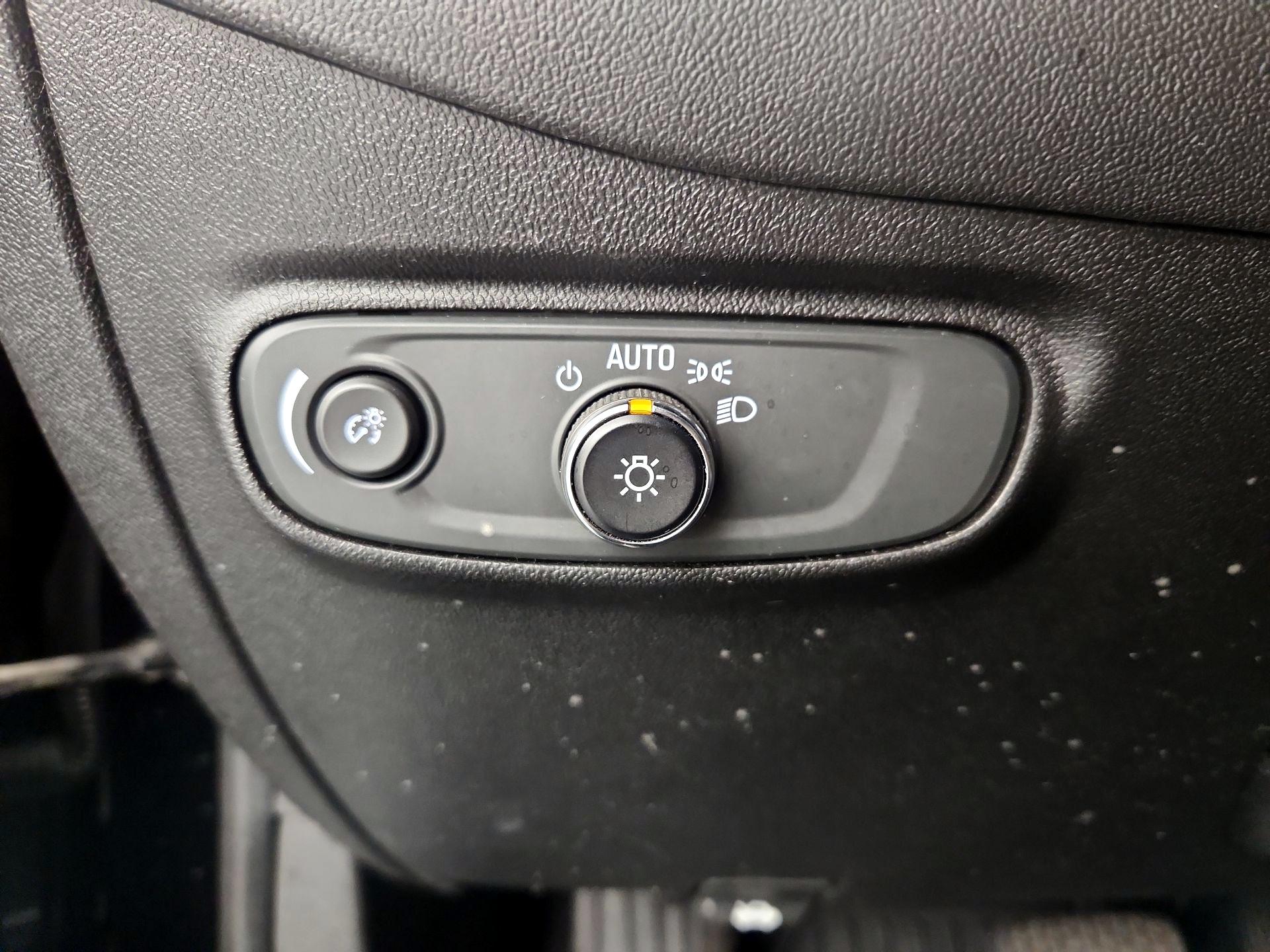 Thumbnail: 2019 Chevrolet Equinox - 13