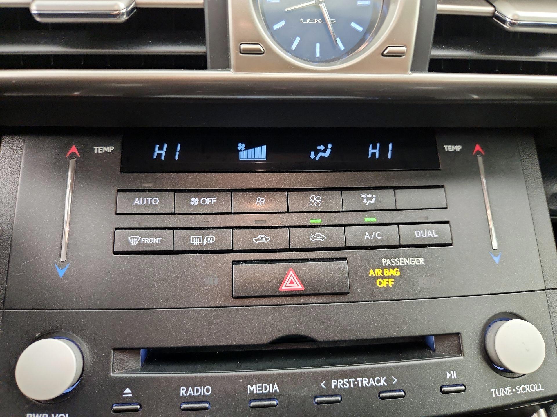 Thumbnail: 2016 Lexus IS - 16