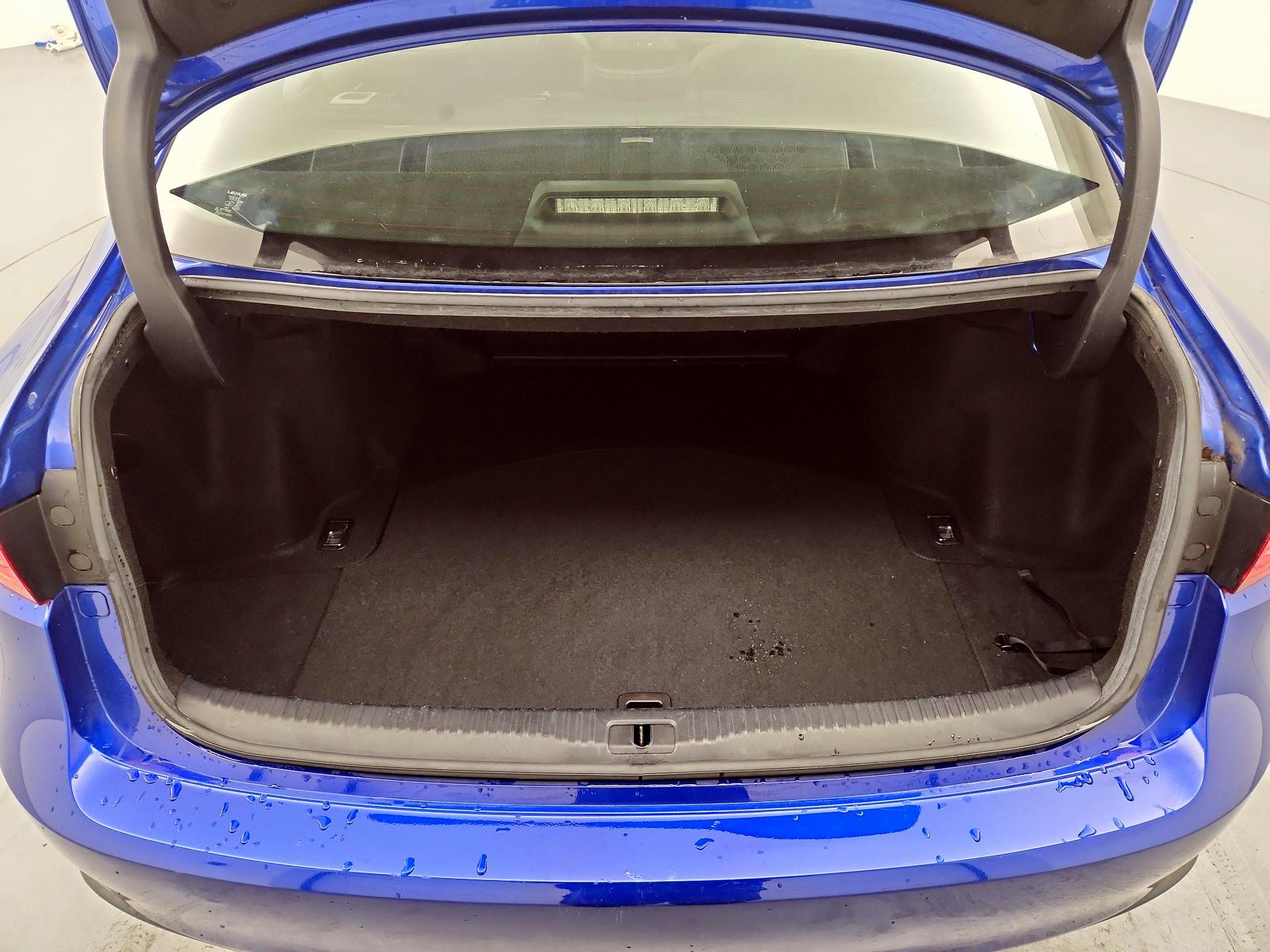 Thumbnail: 2016 Lexus IS - 20