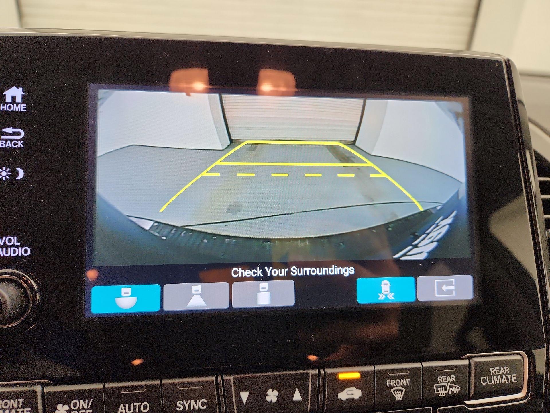 Thumbnail: 2018 Honda Odyssey - 14