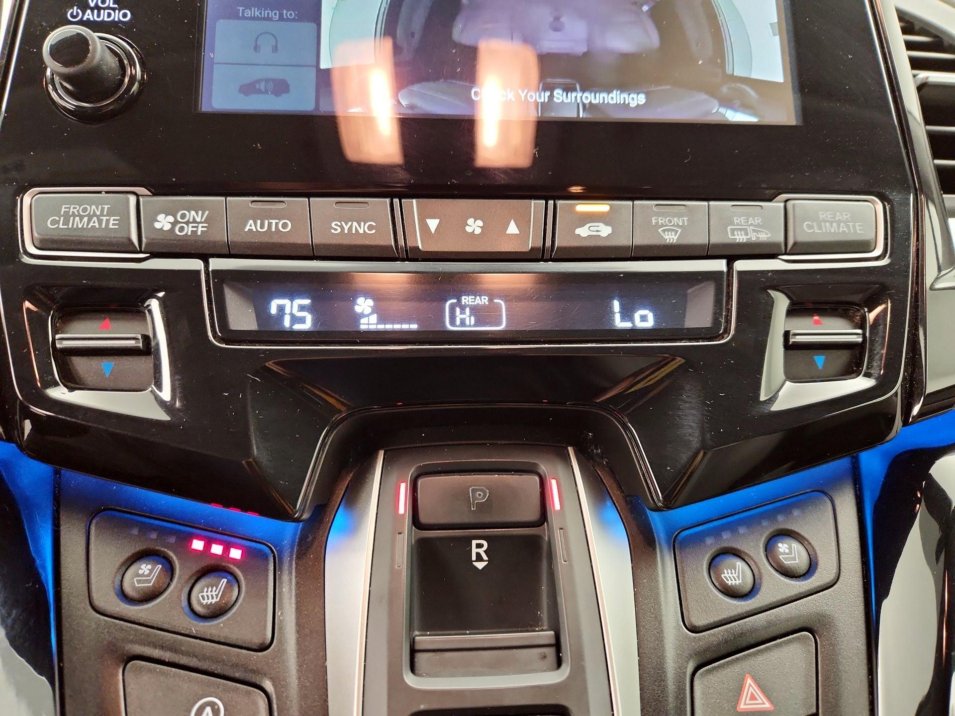 Thumbnail: 2018 Honda Odyssey - 16