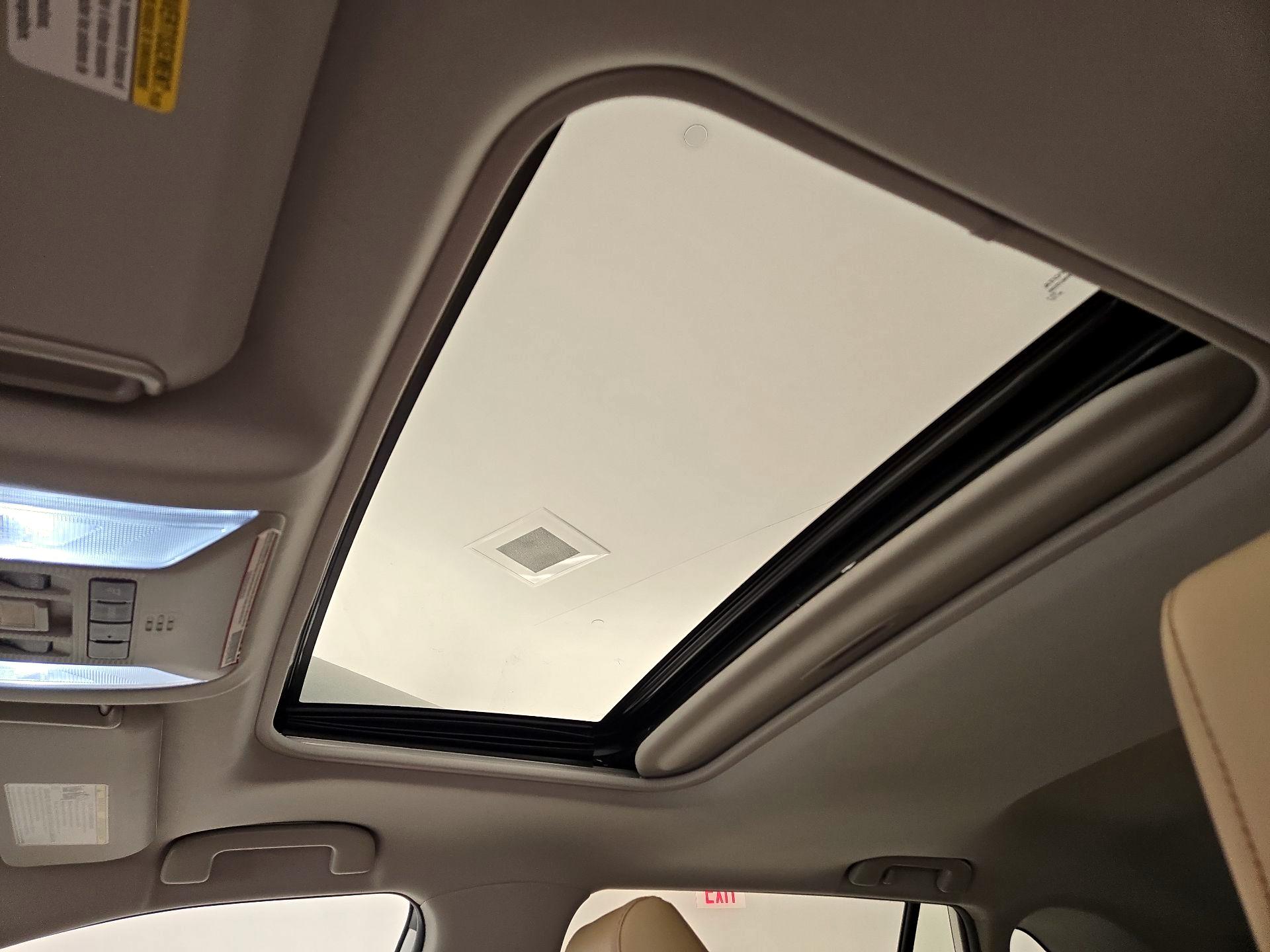 Thumbnail: 2021 Toyota RAV4 - 19