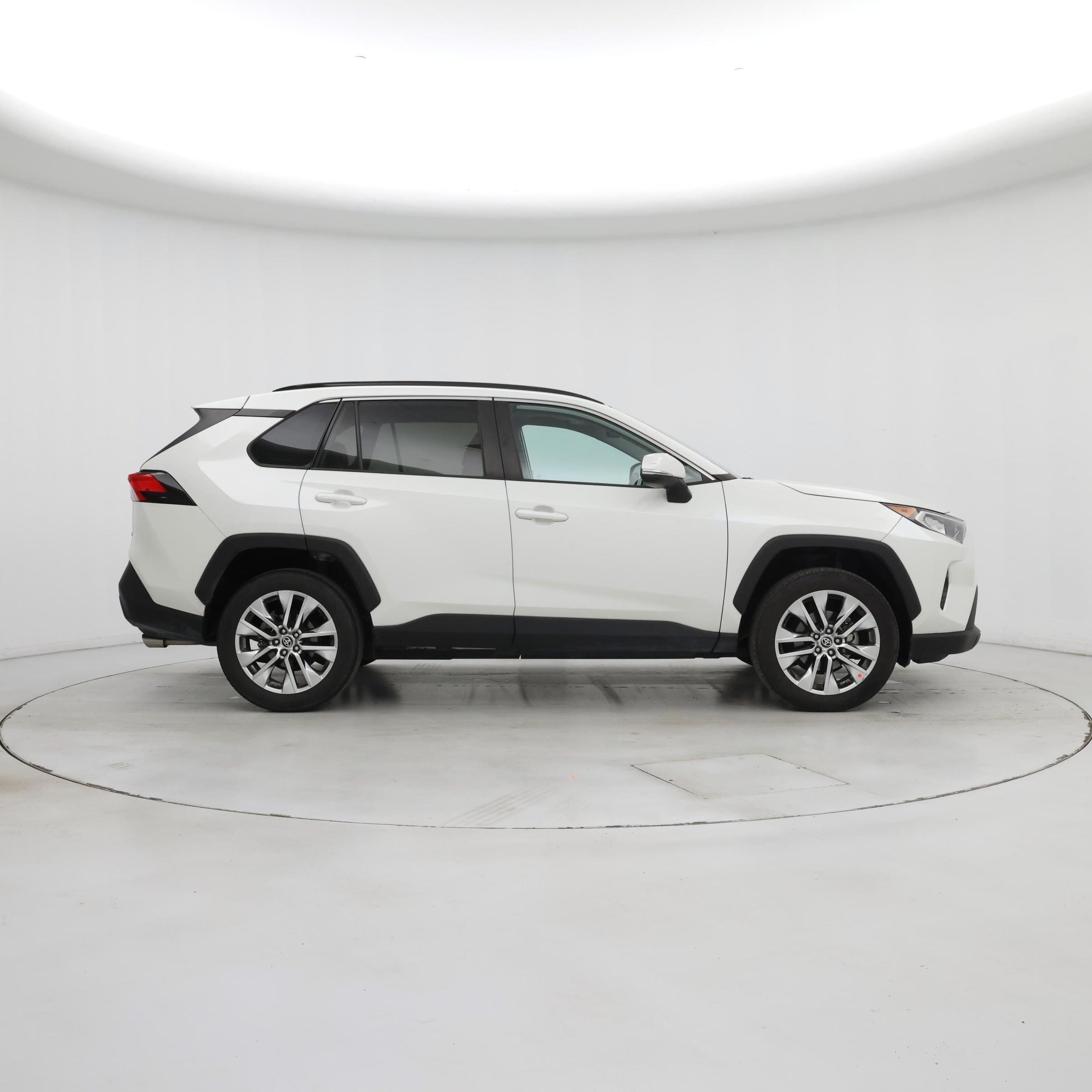Thumbnail: 2021 Toyota RAV4 - 7