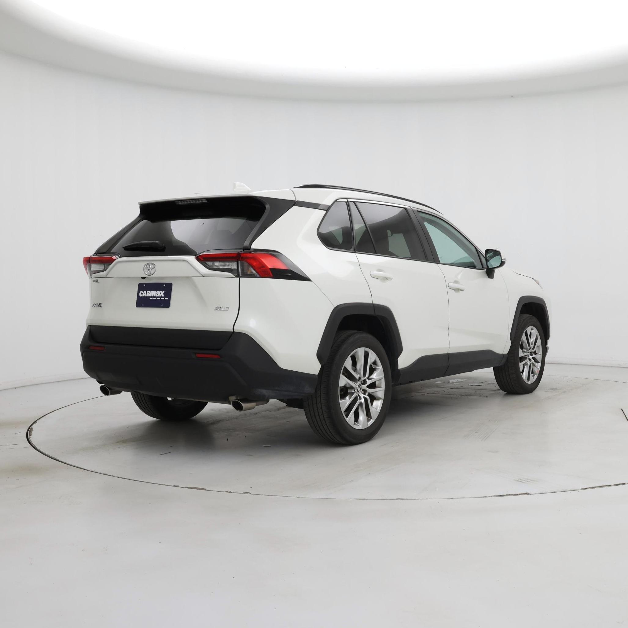 Thumbnail: 2021 Toyota RAV4 - 8