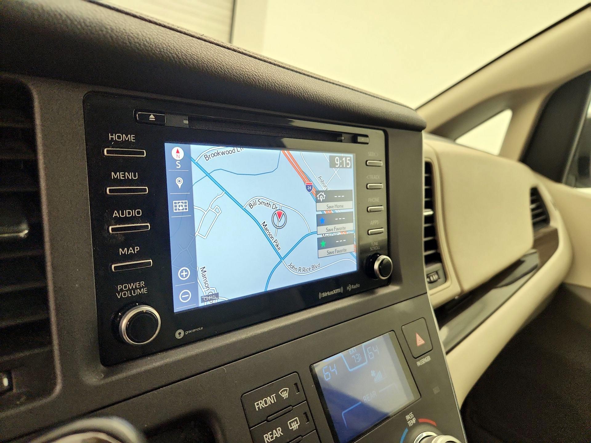 Thumbnail: 2018 Toyota Sienna - 14