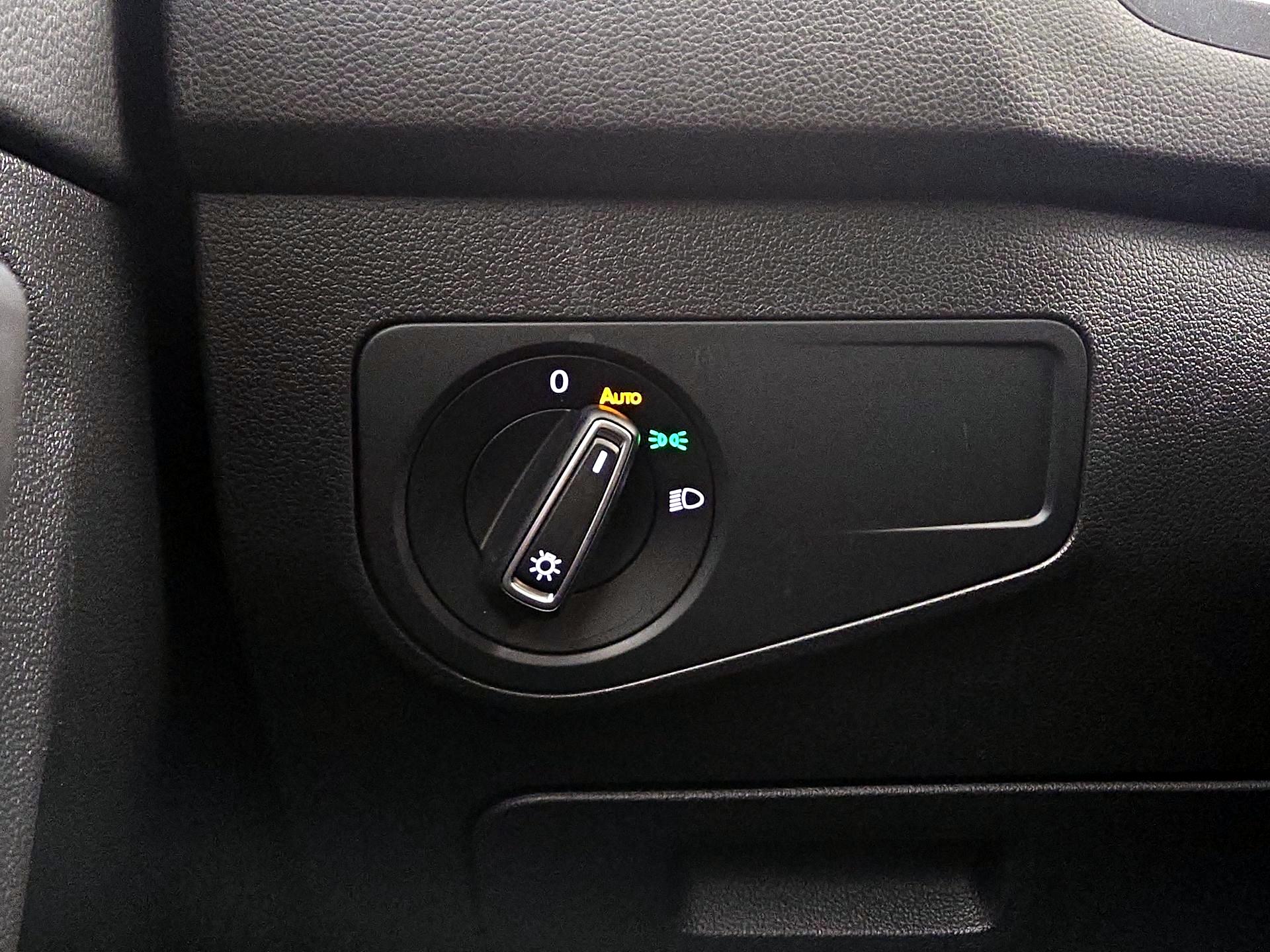 Thumbnail: 2022 Volkswagen Tiguan - 13