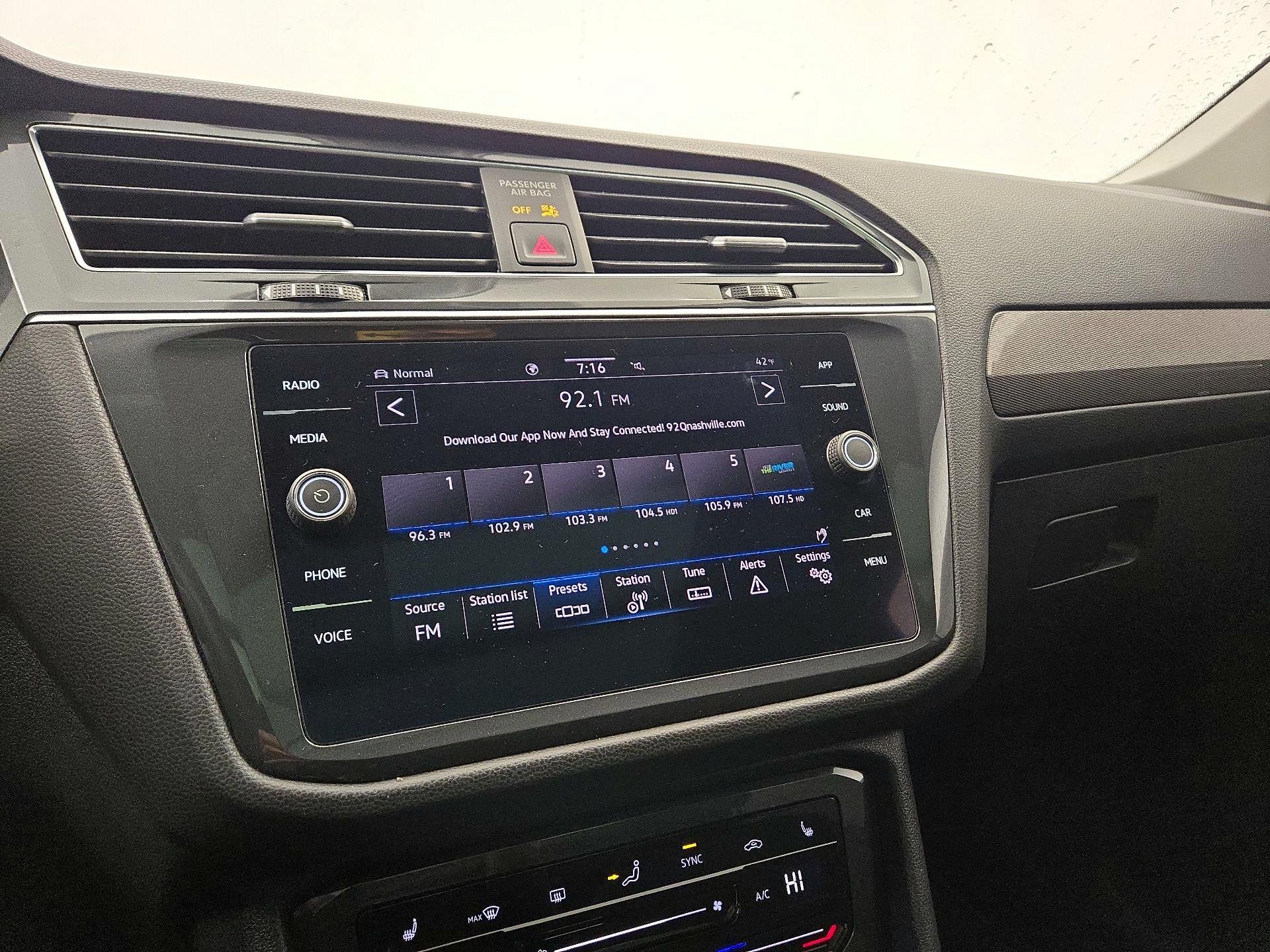 Thumbnail: 2022 Volkswagen Tiguan - 15