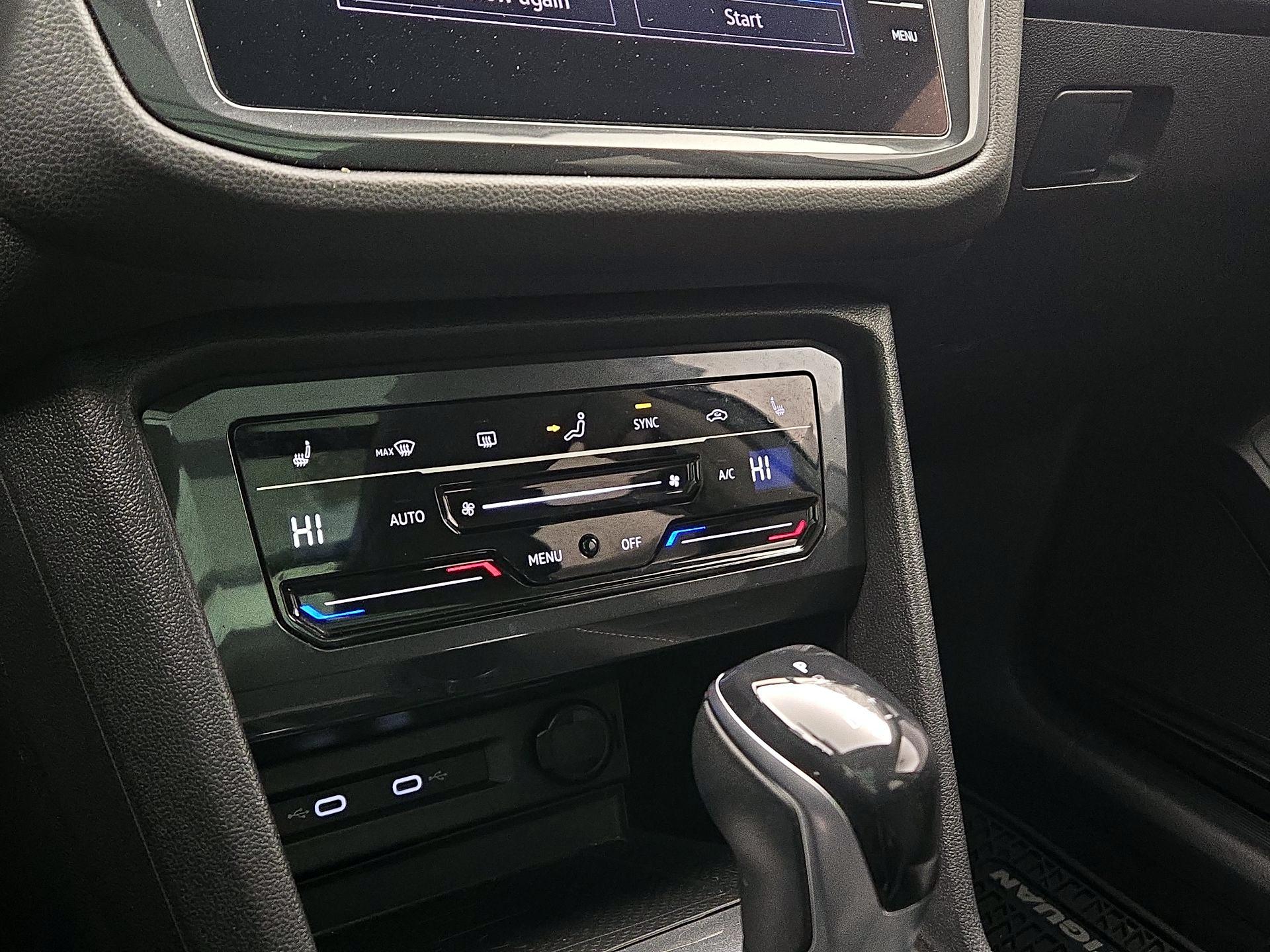 Thumbnail: 2022 Volkswagen Tiguan - 16