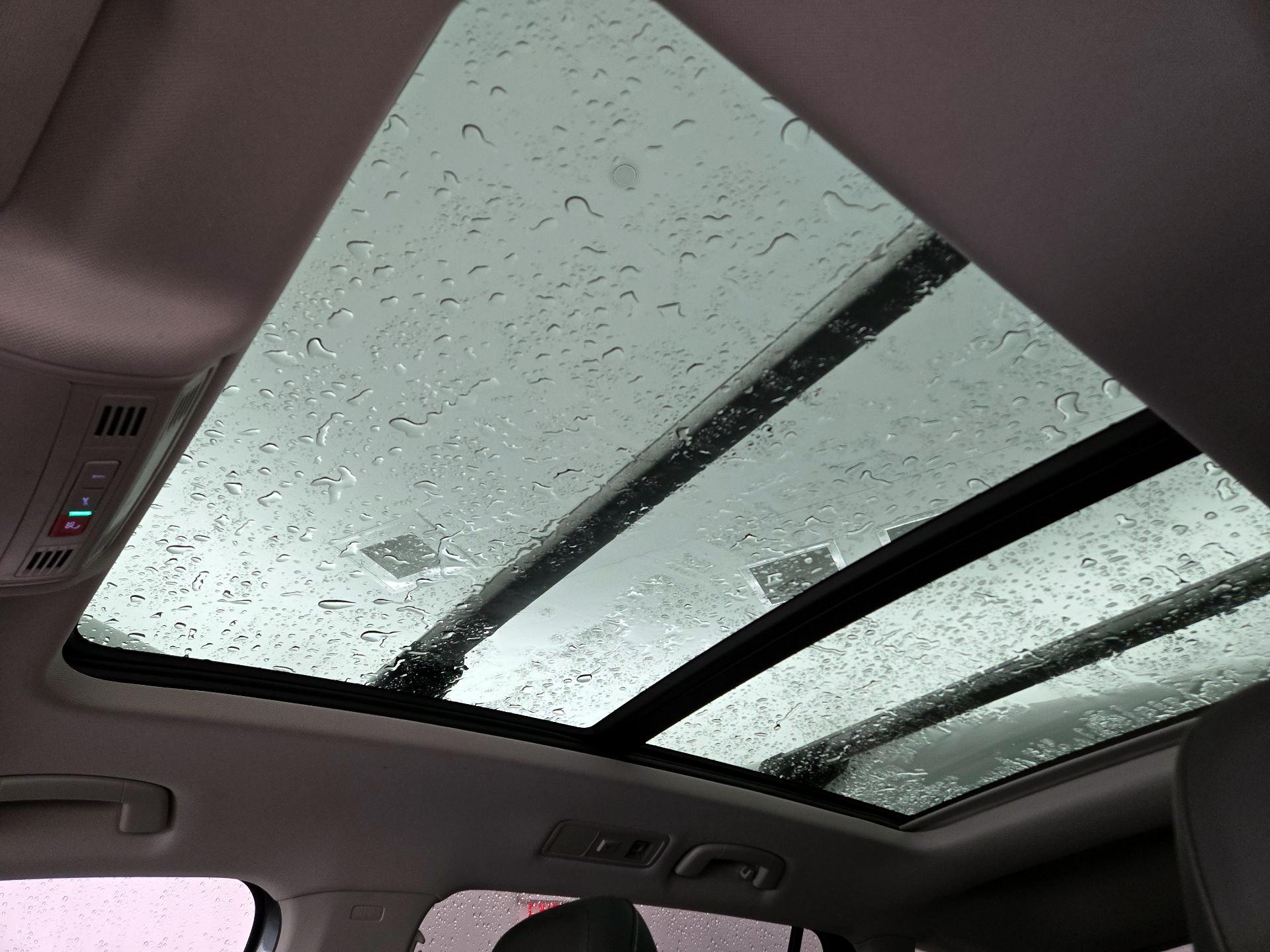 Thumbnail: 2022 Volkswagen Tiguan - 19